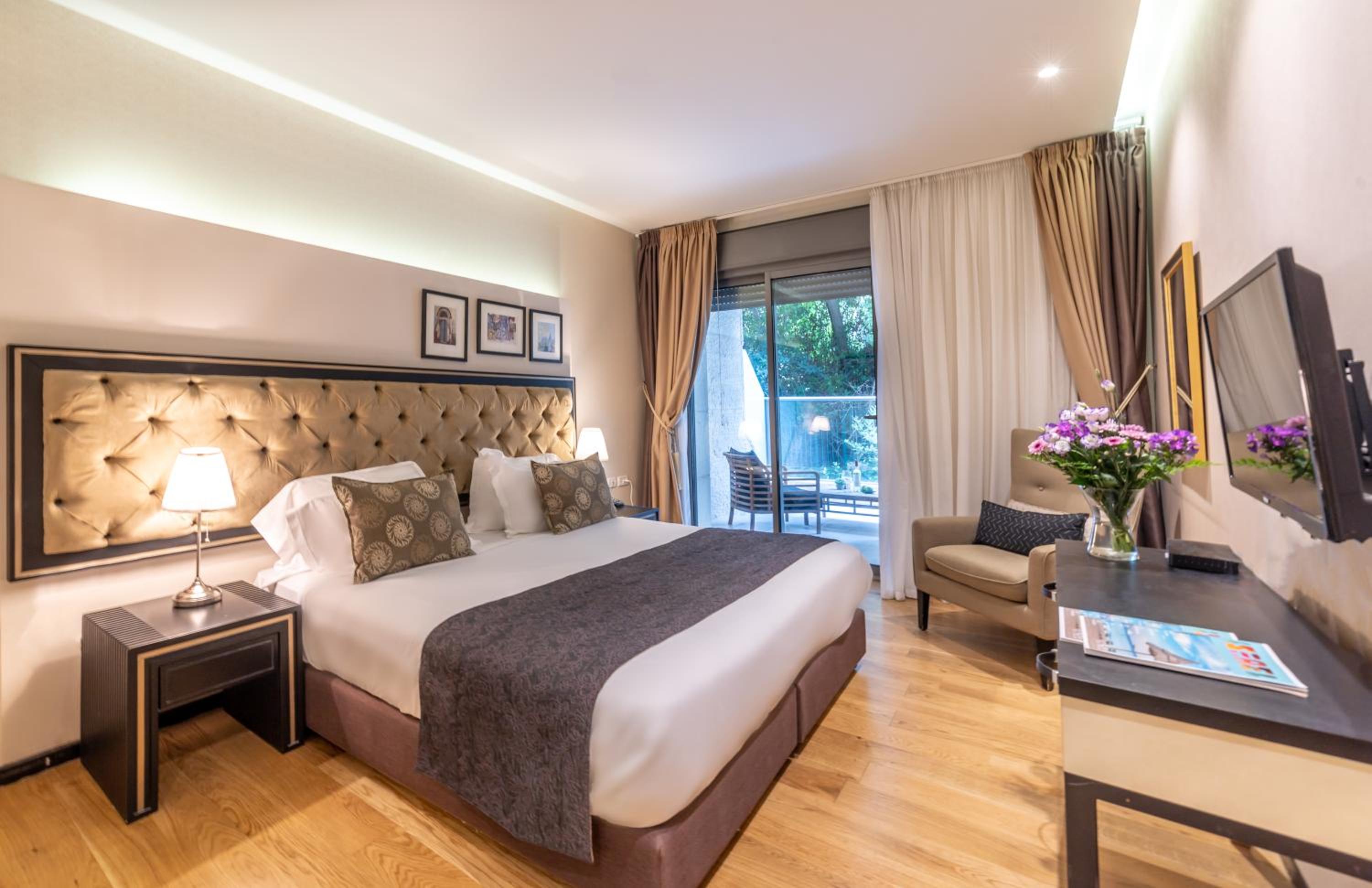 Deluxe Double or Twin Room with Terrace - Photo 2