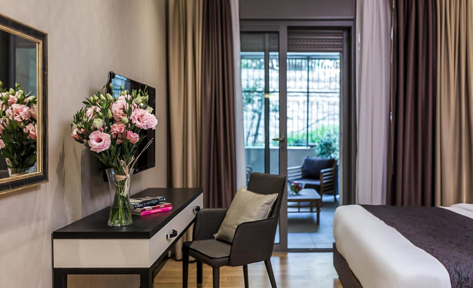 Deluxe Double or Twin Room with Terrace - Photo 15