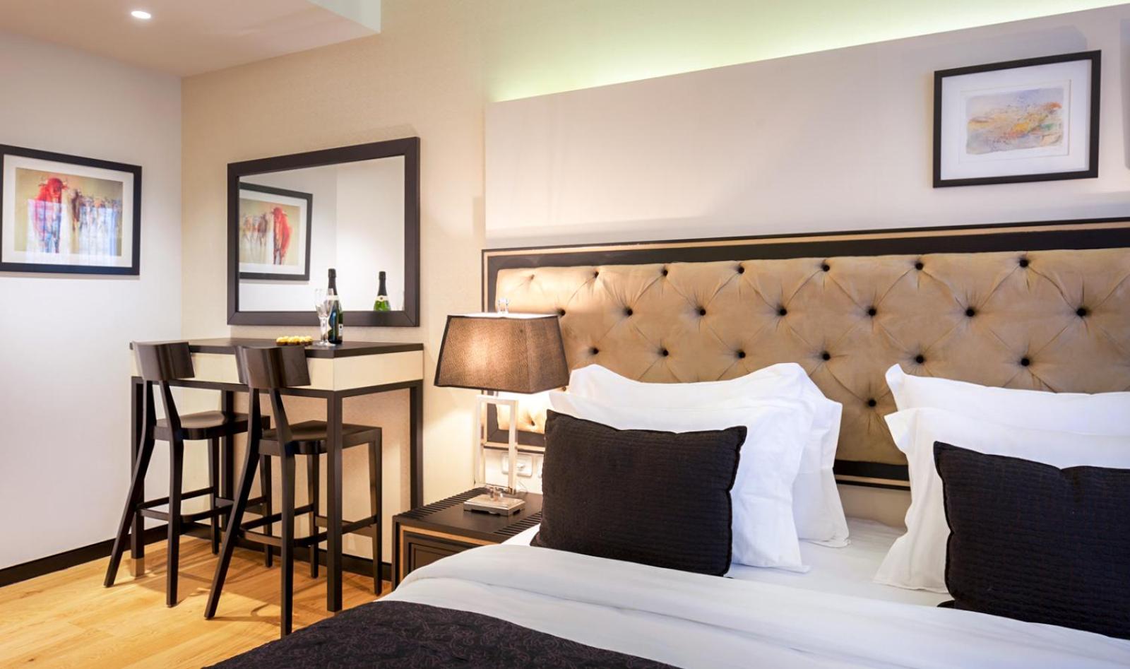 Premium Double or Twin Room - Photo 13