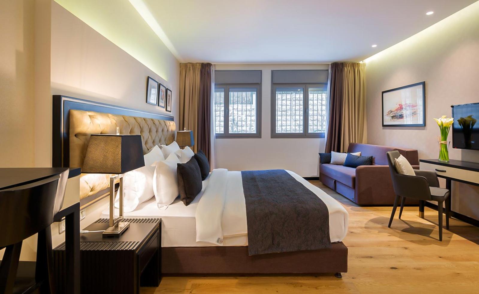 Premium Double or Twin Room - Photo 7