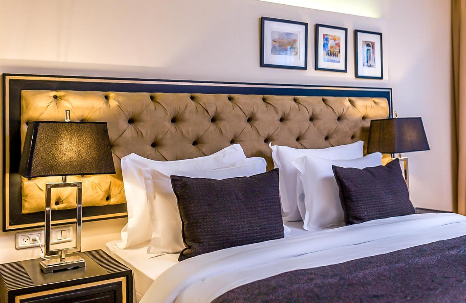 Classic Double or Twin Room - Photo 13