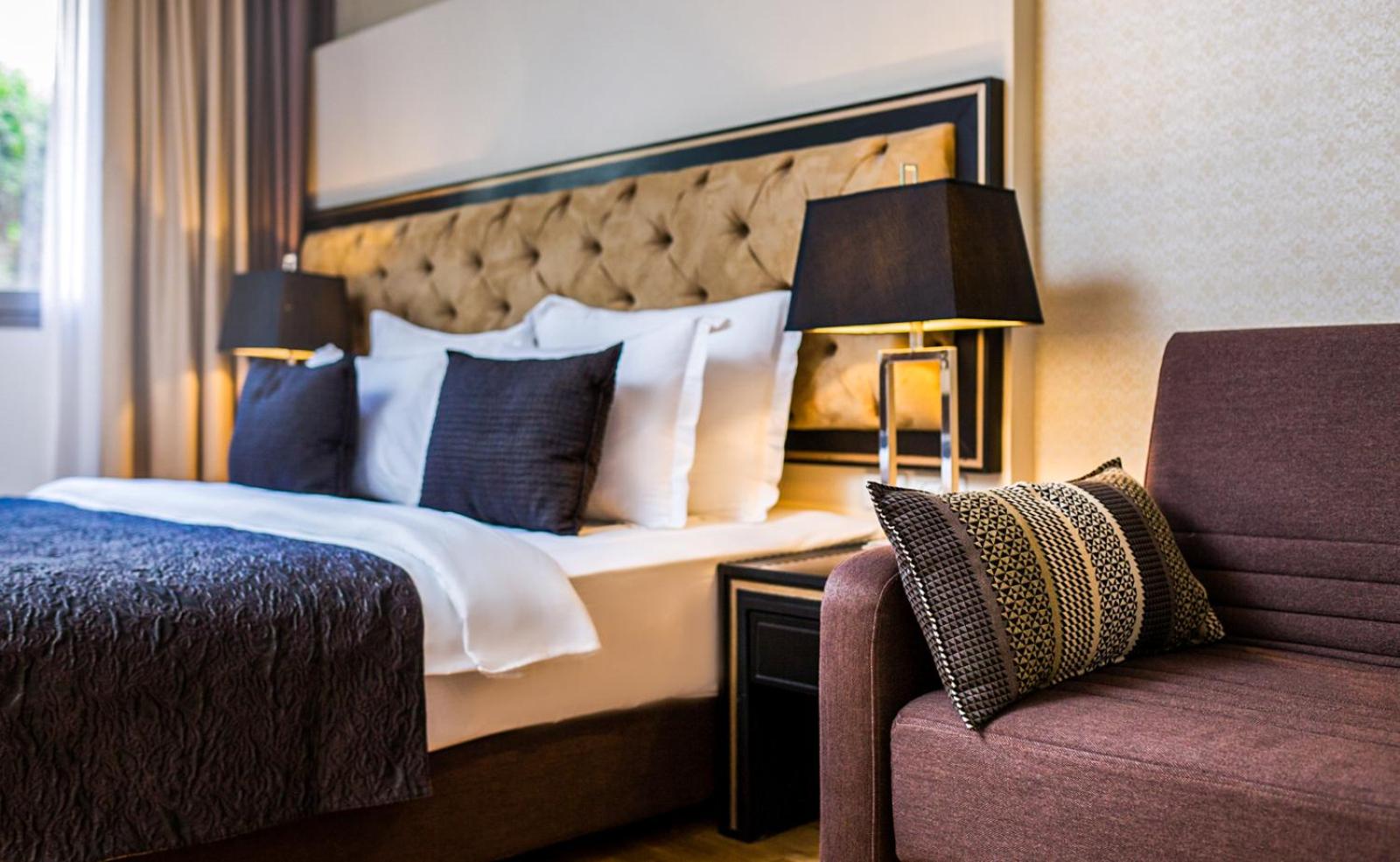 Classic Double or Twin Room - Photo 8