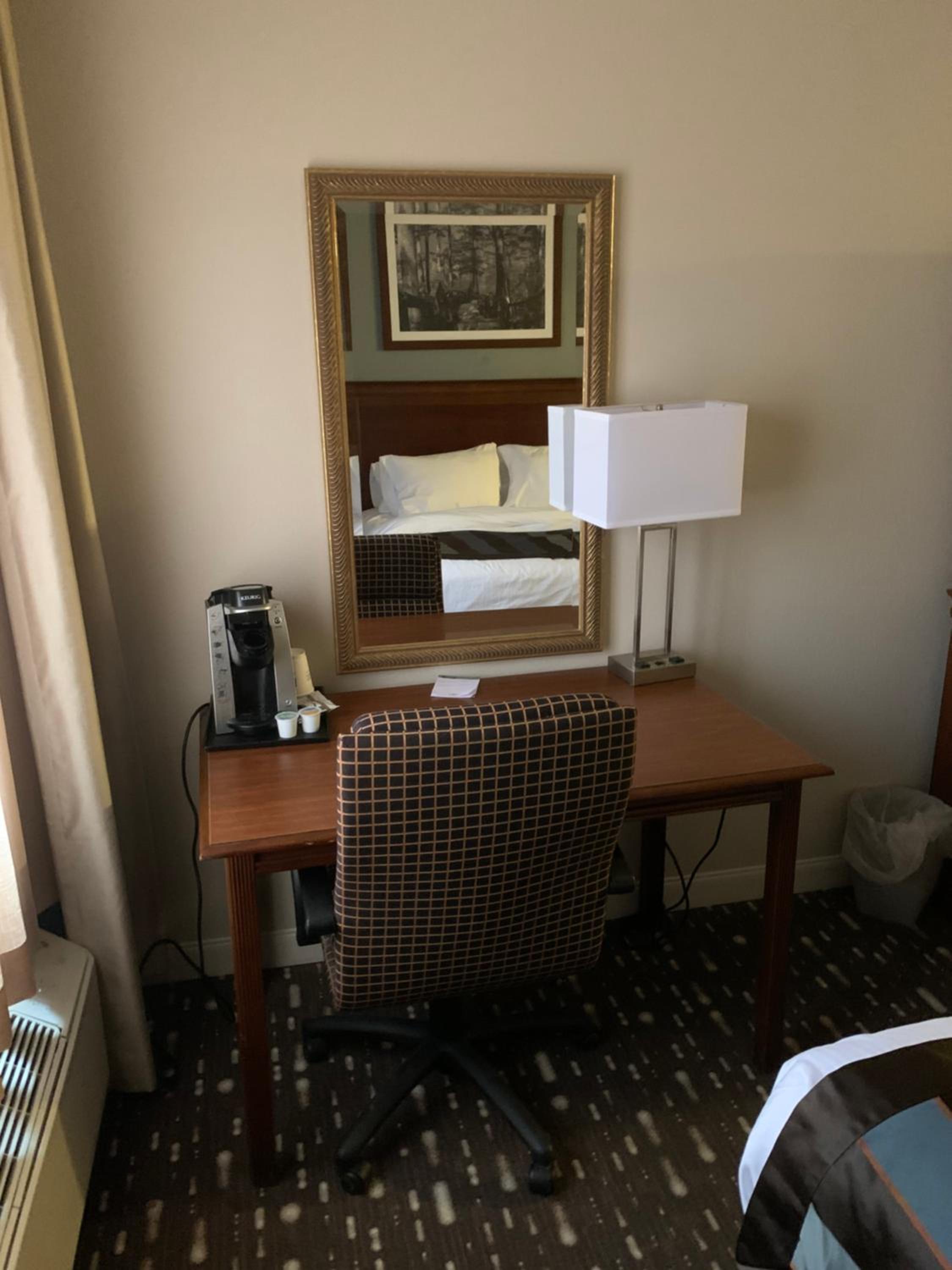 Queen Room with Two Queen Beds and Mobility/Hearing Access - Non-Smoking - Photo 5