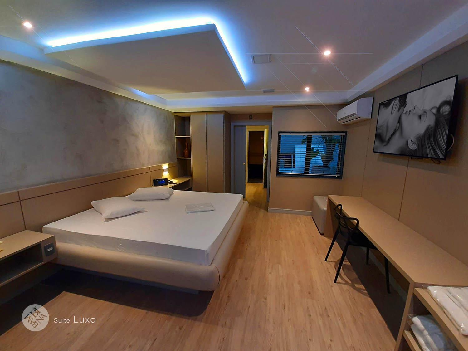 Deluxe Suite With Spa Bath