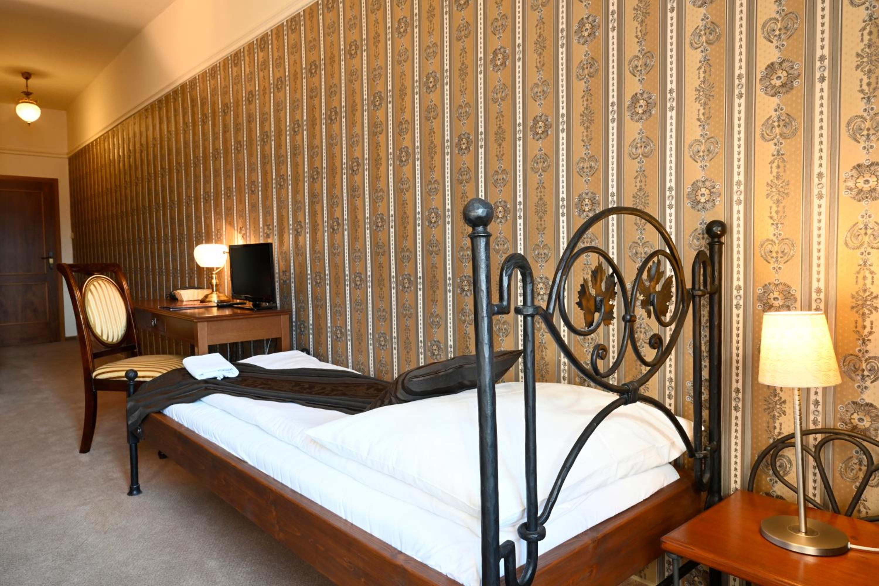 Twin Room with City View photo 1