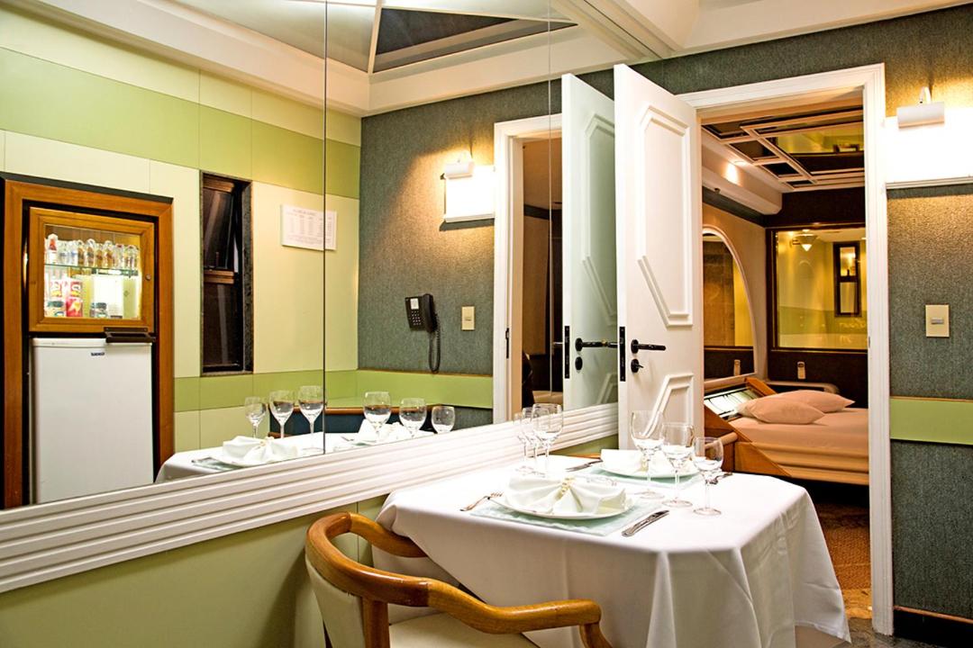 Suite with Spa Bath - Photo 3