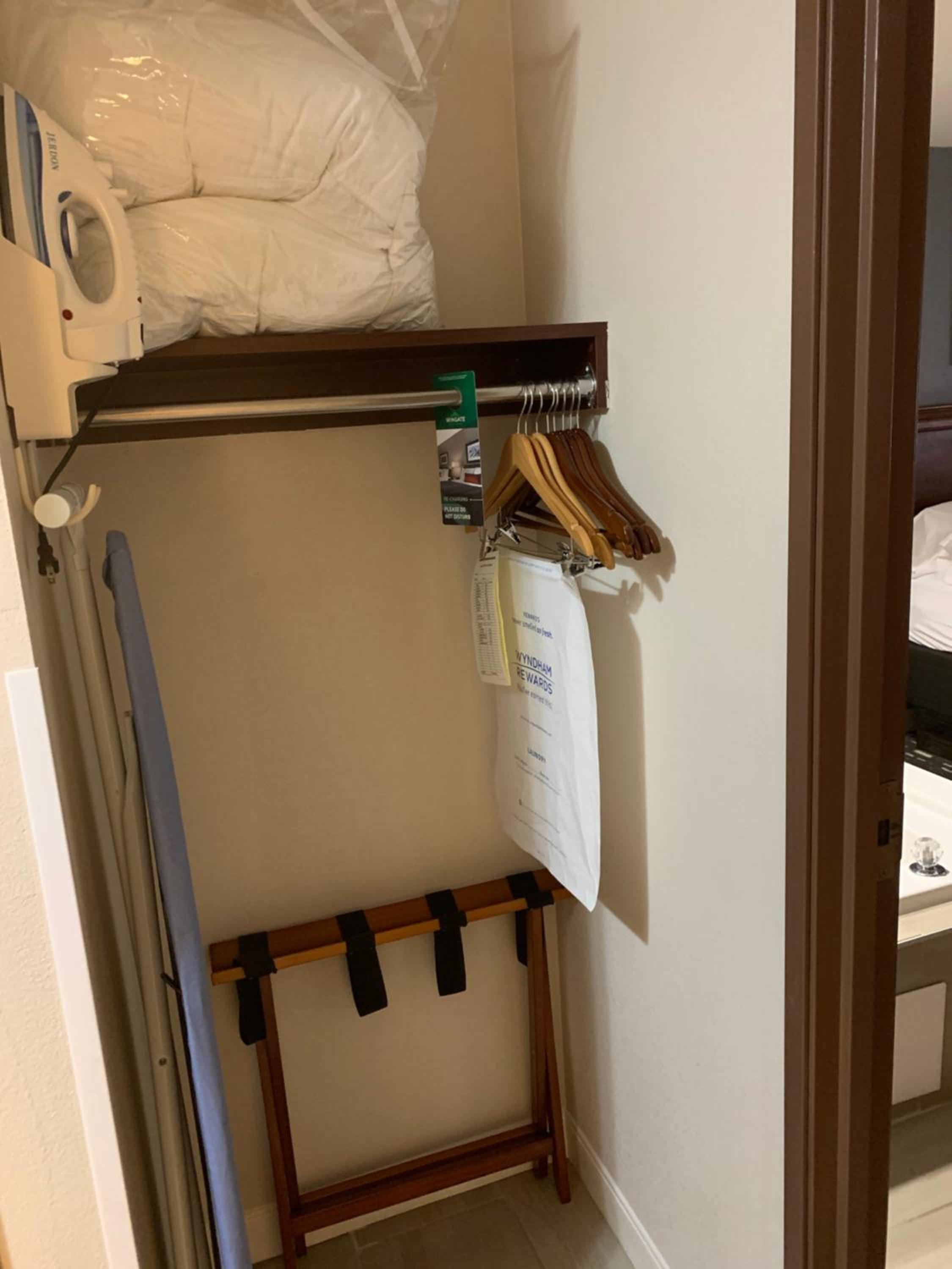 One-Bedroom Presidential Suite - Non-Smoking photo 2