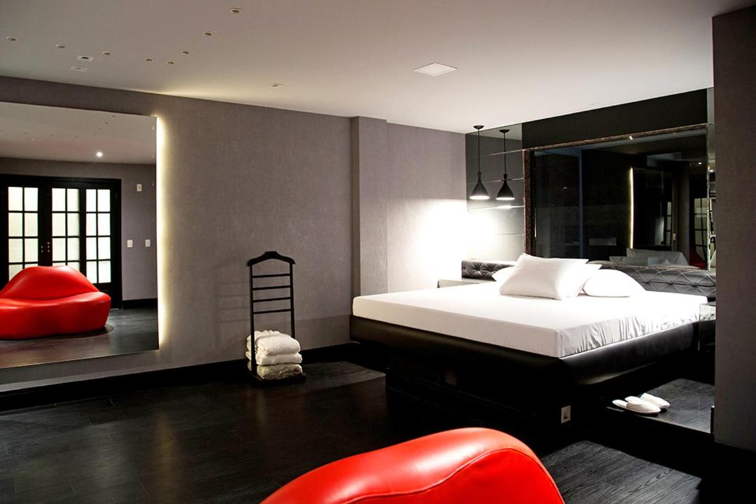 Deluxe King Suite - Photo 4