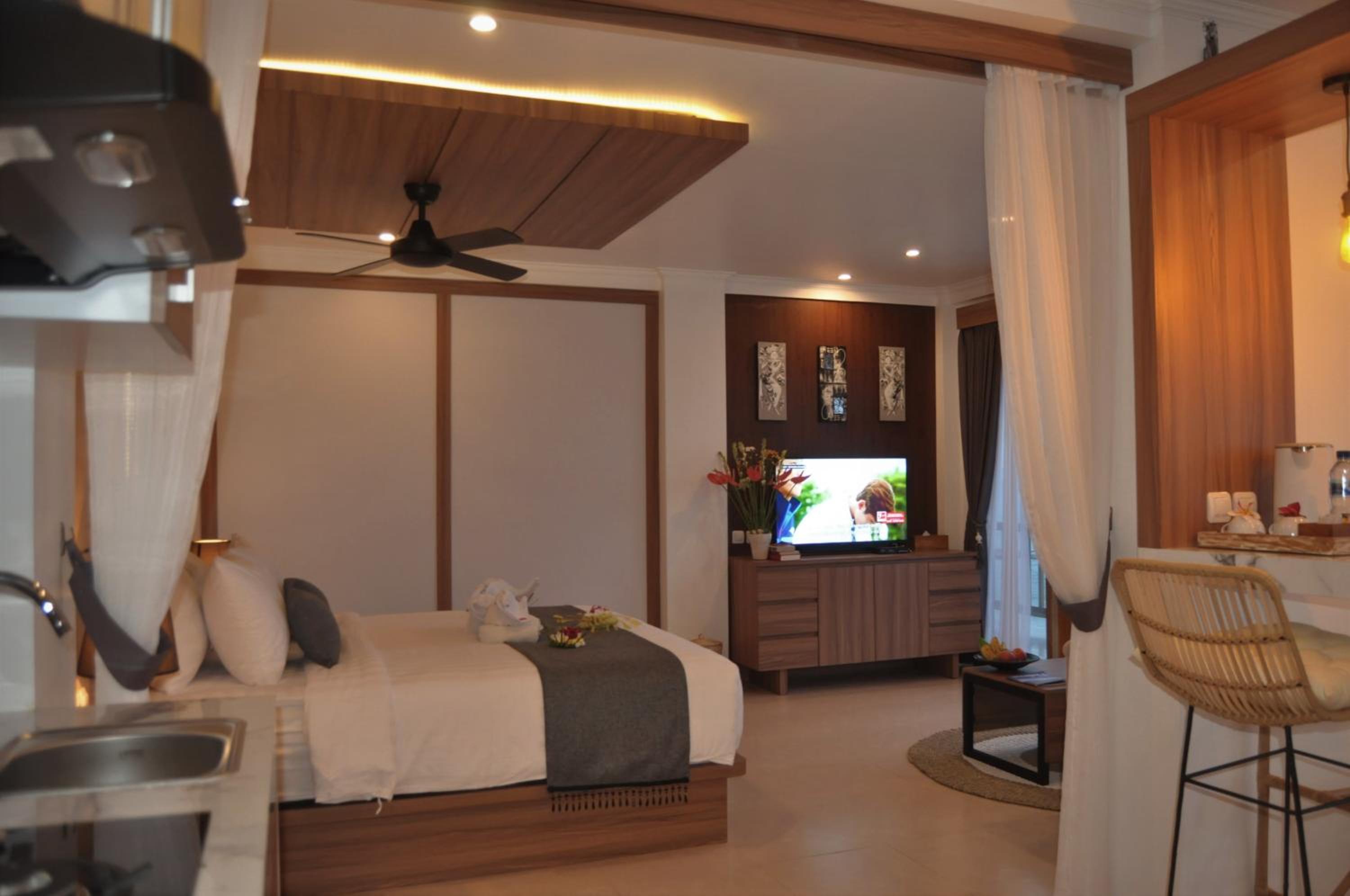 One-Bedroom Suite - Photo 45