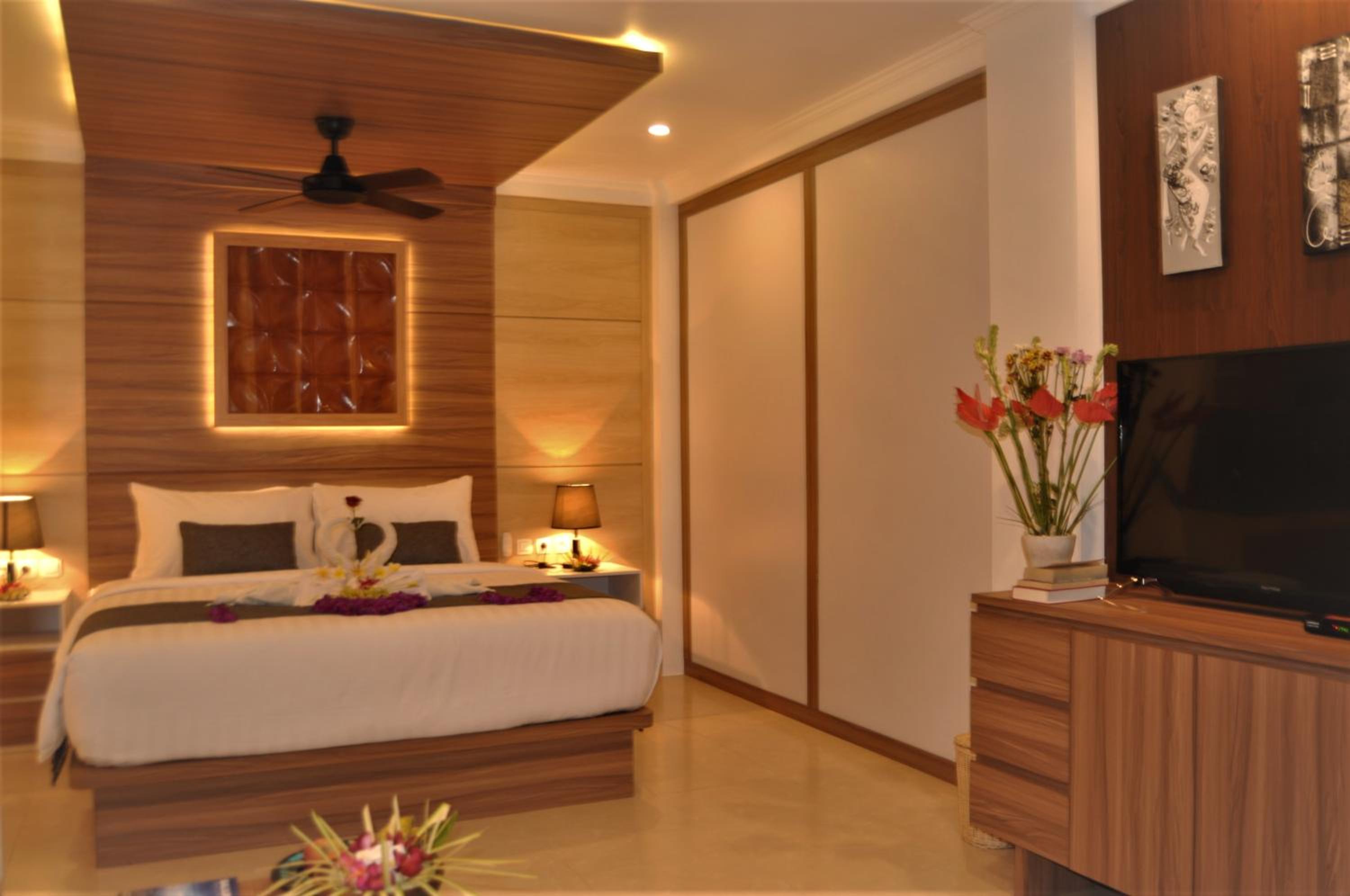 One-Bedroom Suite - Photo 108