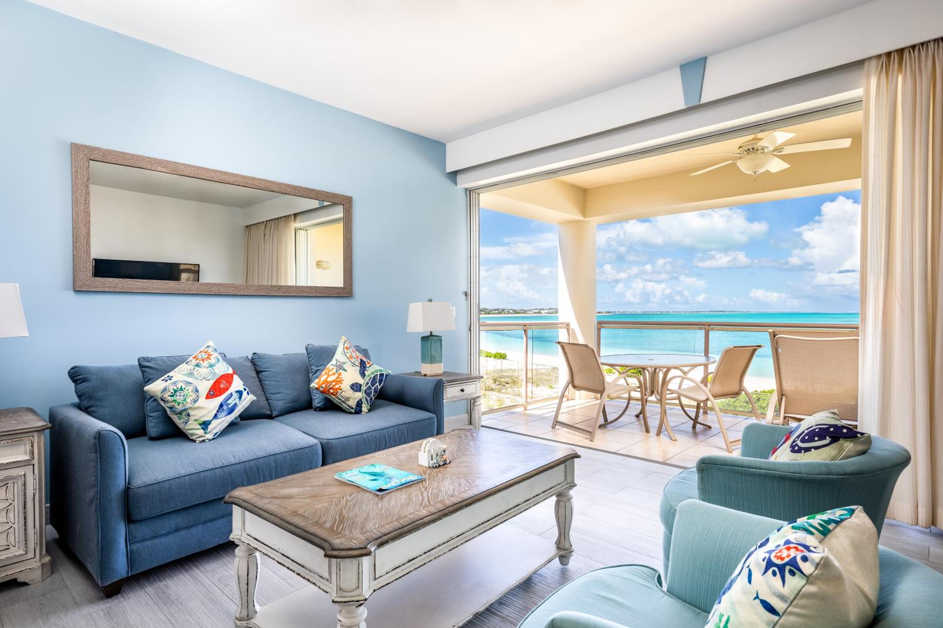 1-Bedroom Oceanfront (4303) photo 2