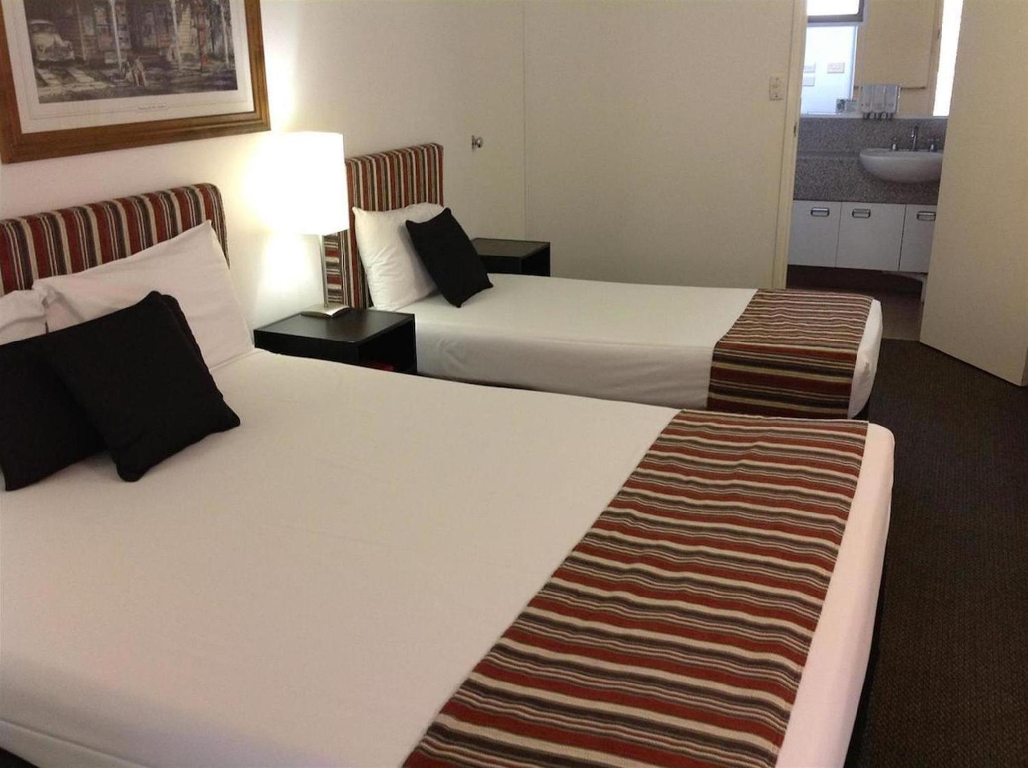 Quadruple Room - Photo 8