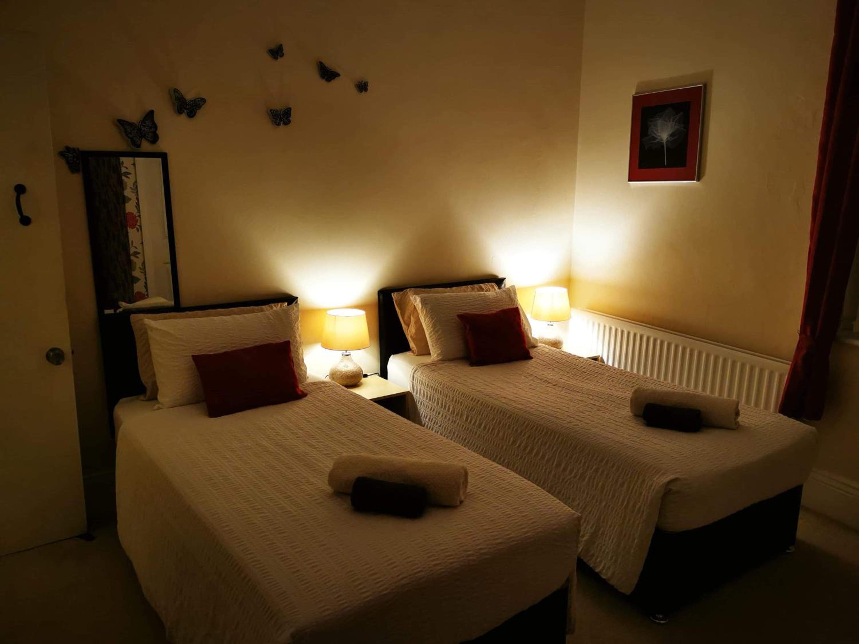 Deluxe Twin Room with Sea View - Photo 7