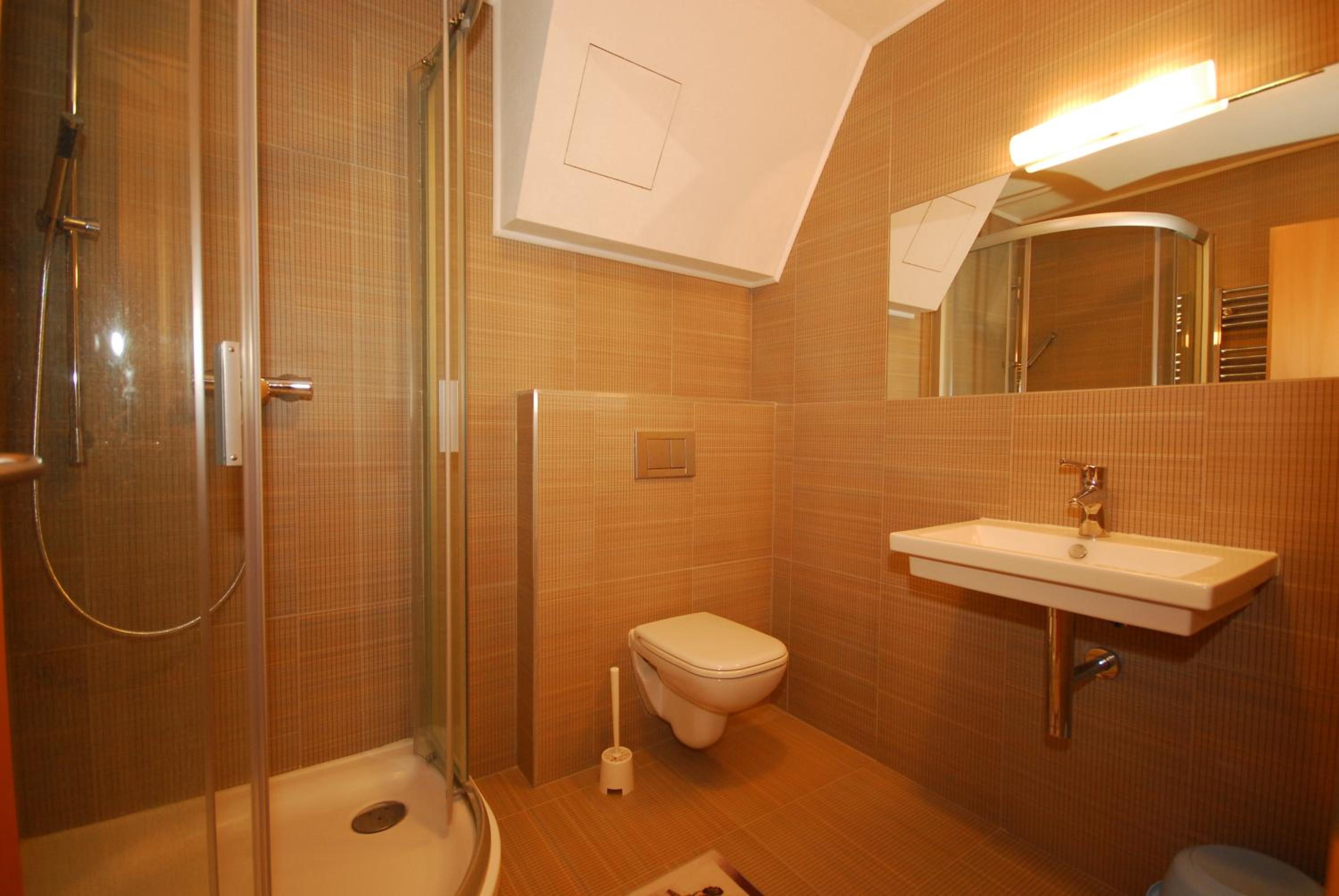 One-Bedroom Apartment - Photo 4
