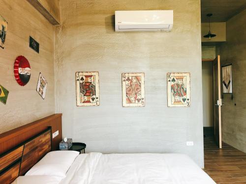Queen Room with Balcony photo 3