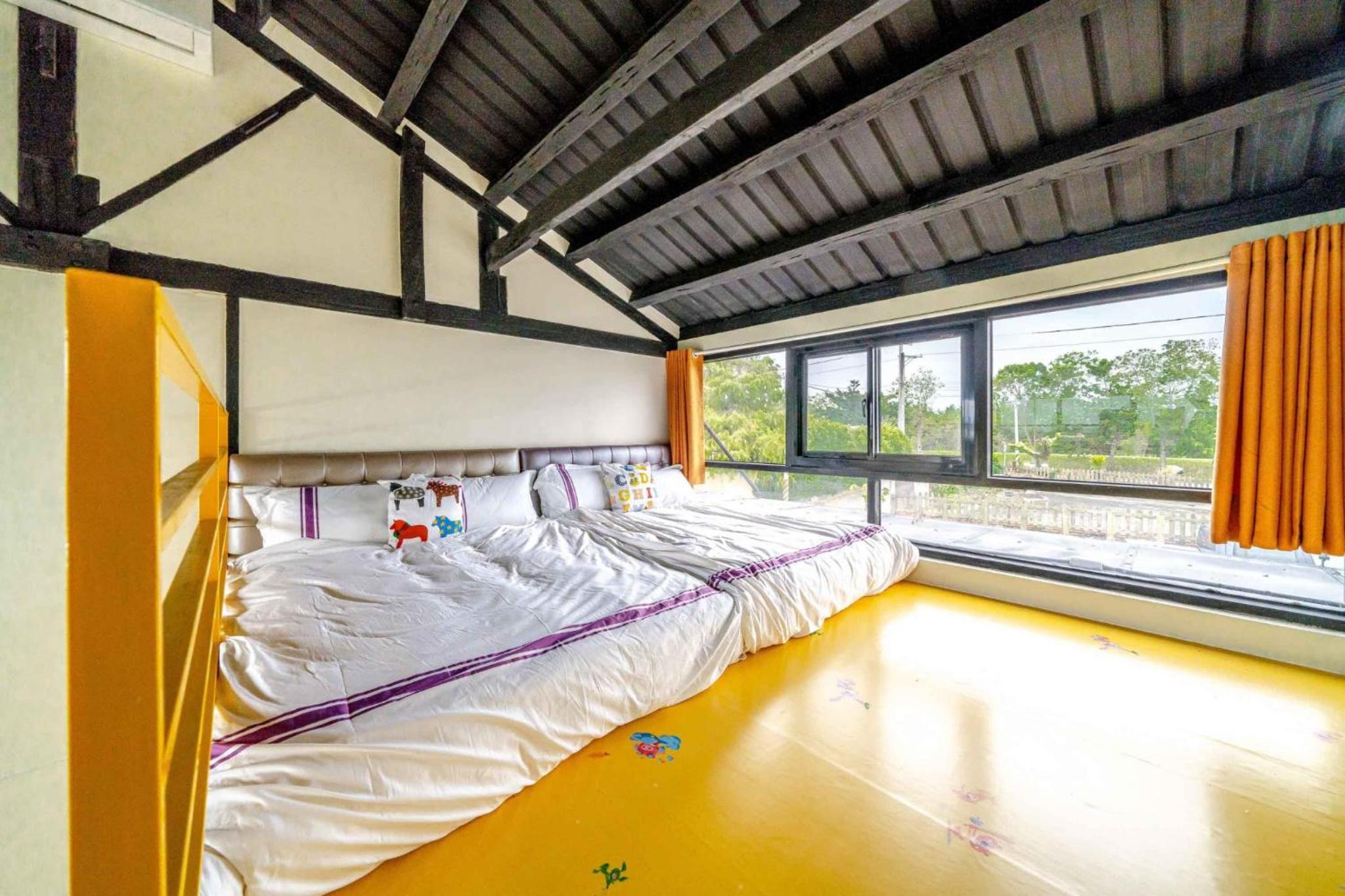 Three-Bedroom House photo 2