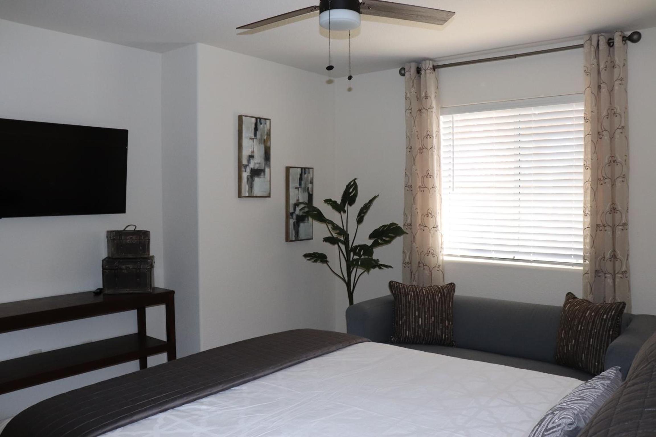 Three-Bedroom House photo 2