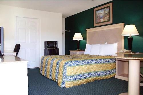 Queen Room - Disability Access