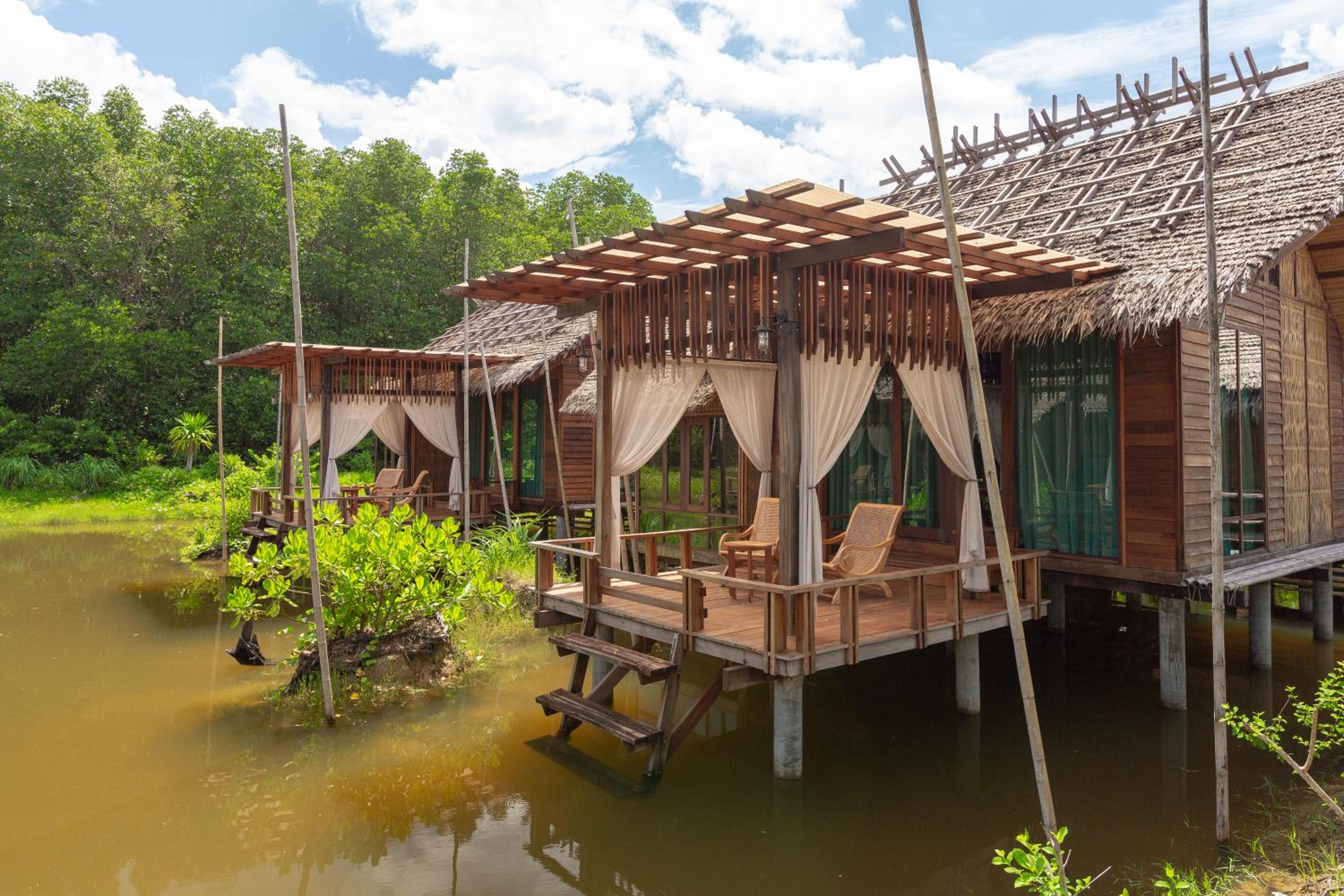 Jacuzzi Suite Water Villa- Free Schedule Shuttle to Ao Nang Beach/ Railay Beach - Photo 7