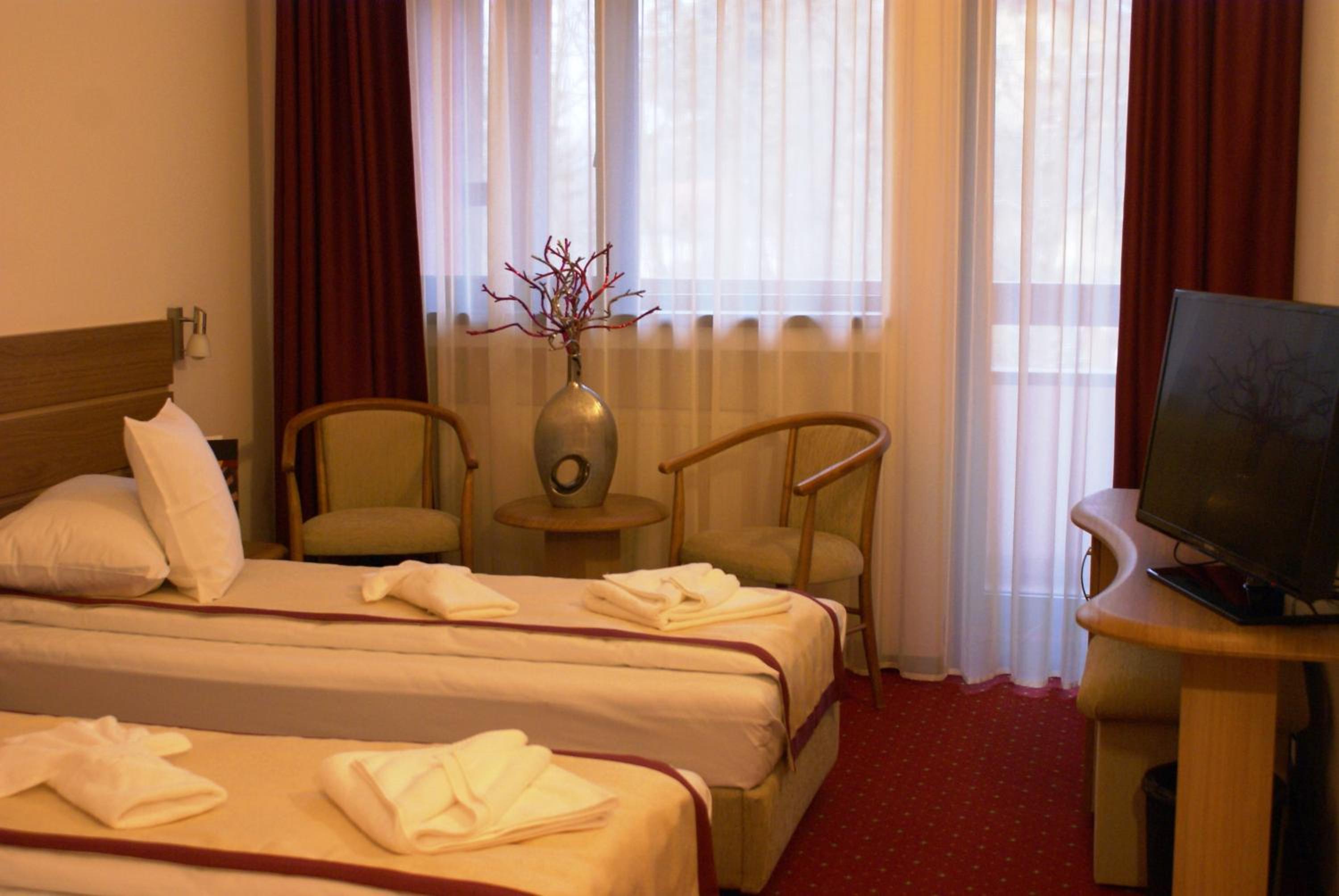 Standard Twin Room - Photo 5