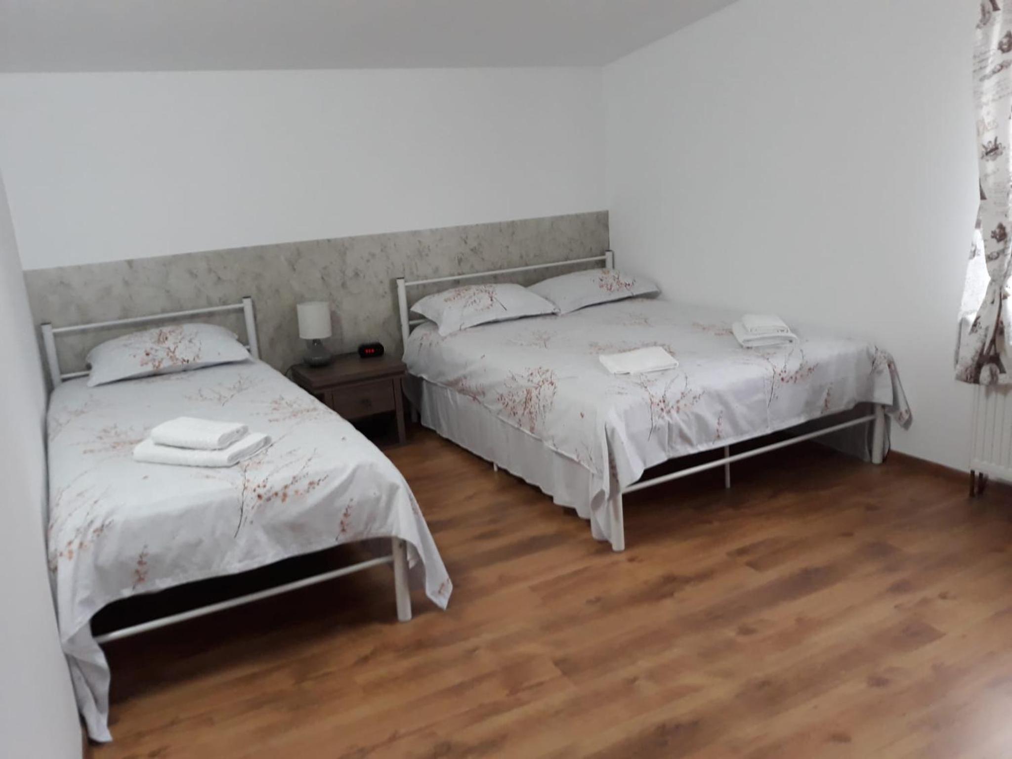 Deluxe Family Room - Photo 2