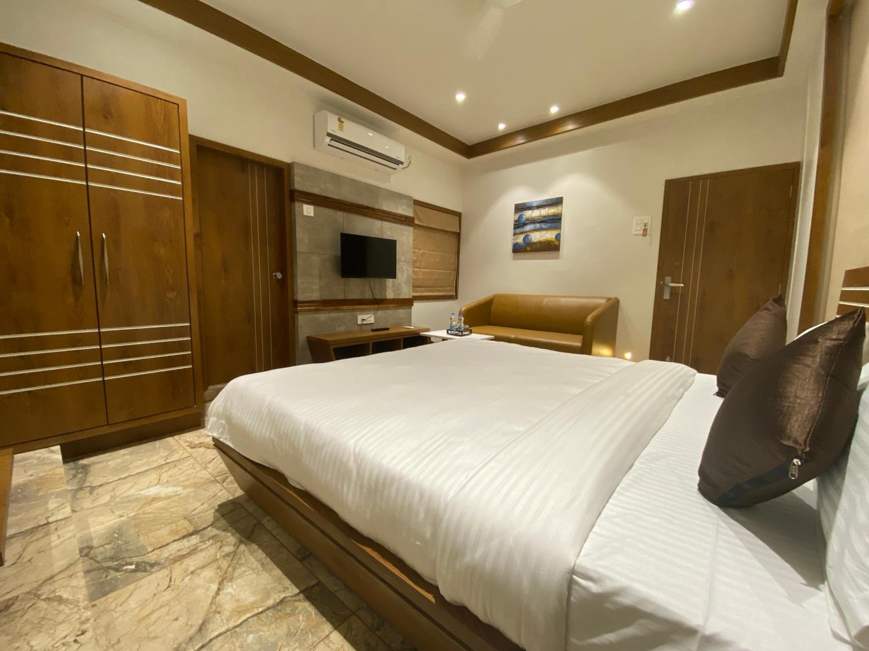 Deluxe Room - Photo 4