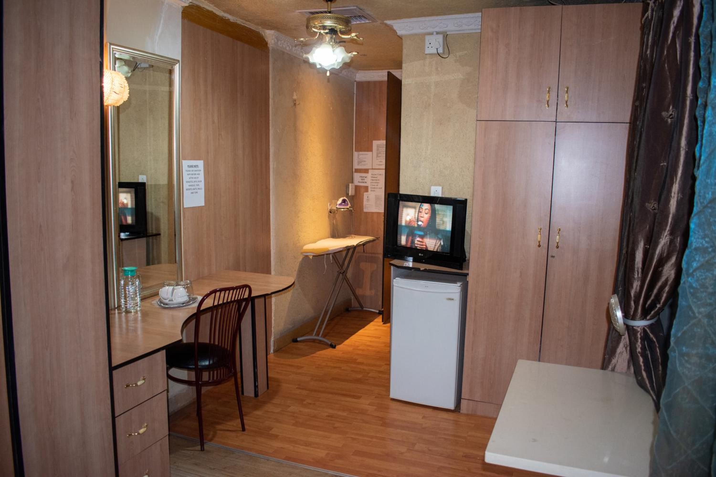 Double Room - Photo 3