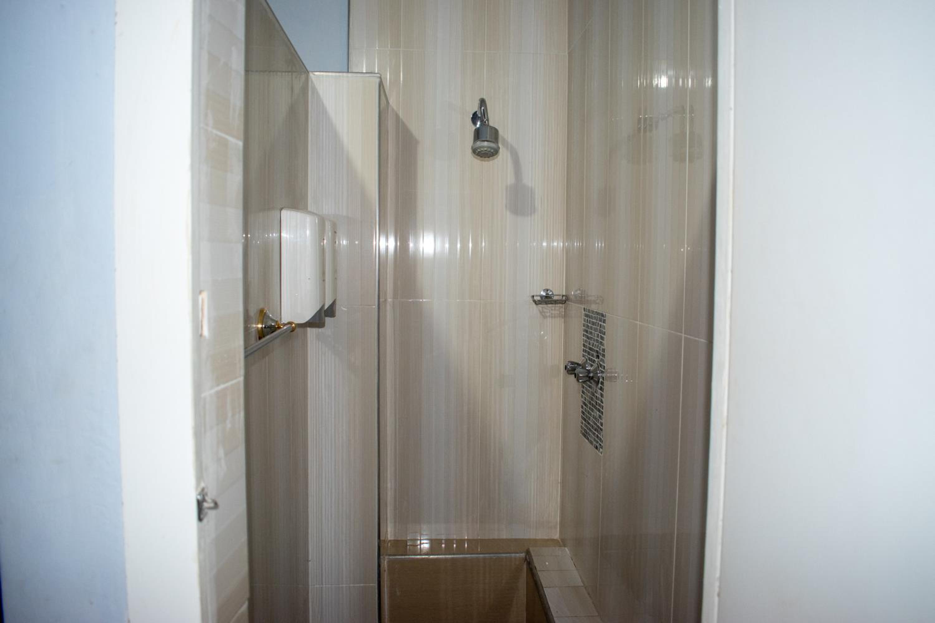 Superior Family Room - Photo 5