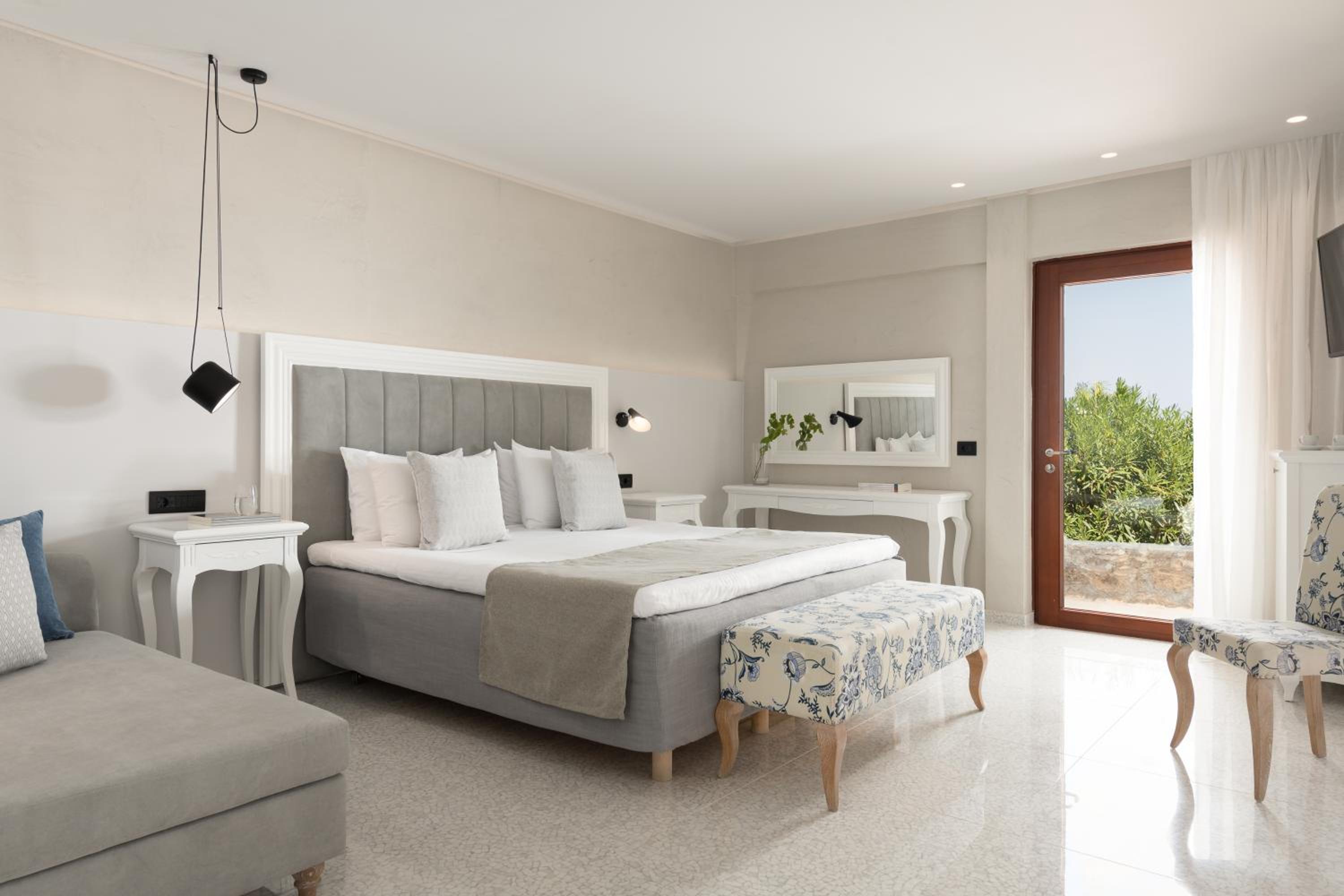 Deluxe Bungalow with Sea View