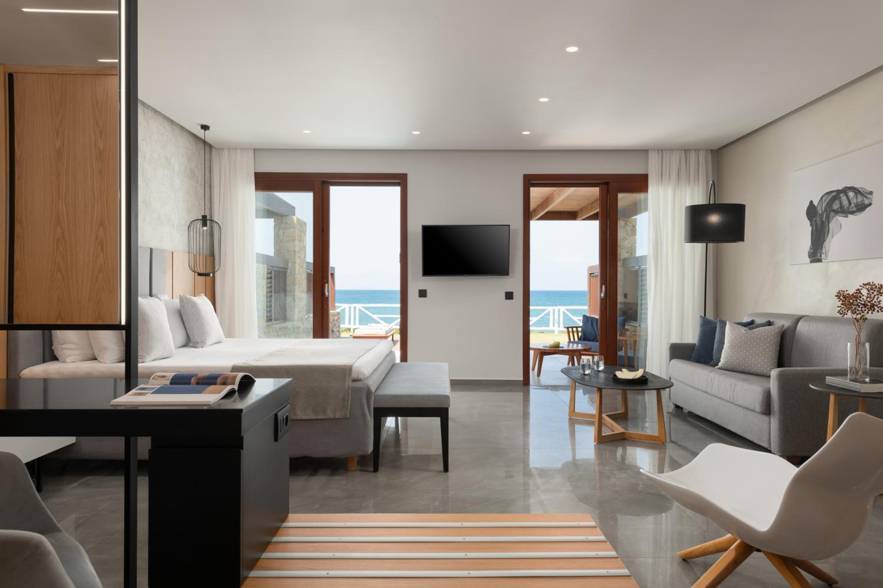 Junior Suite Sea Front with Private Pool