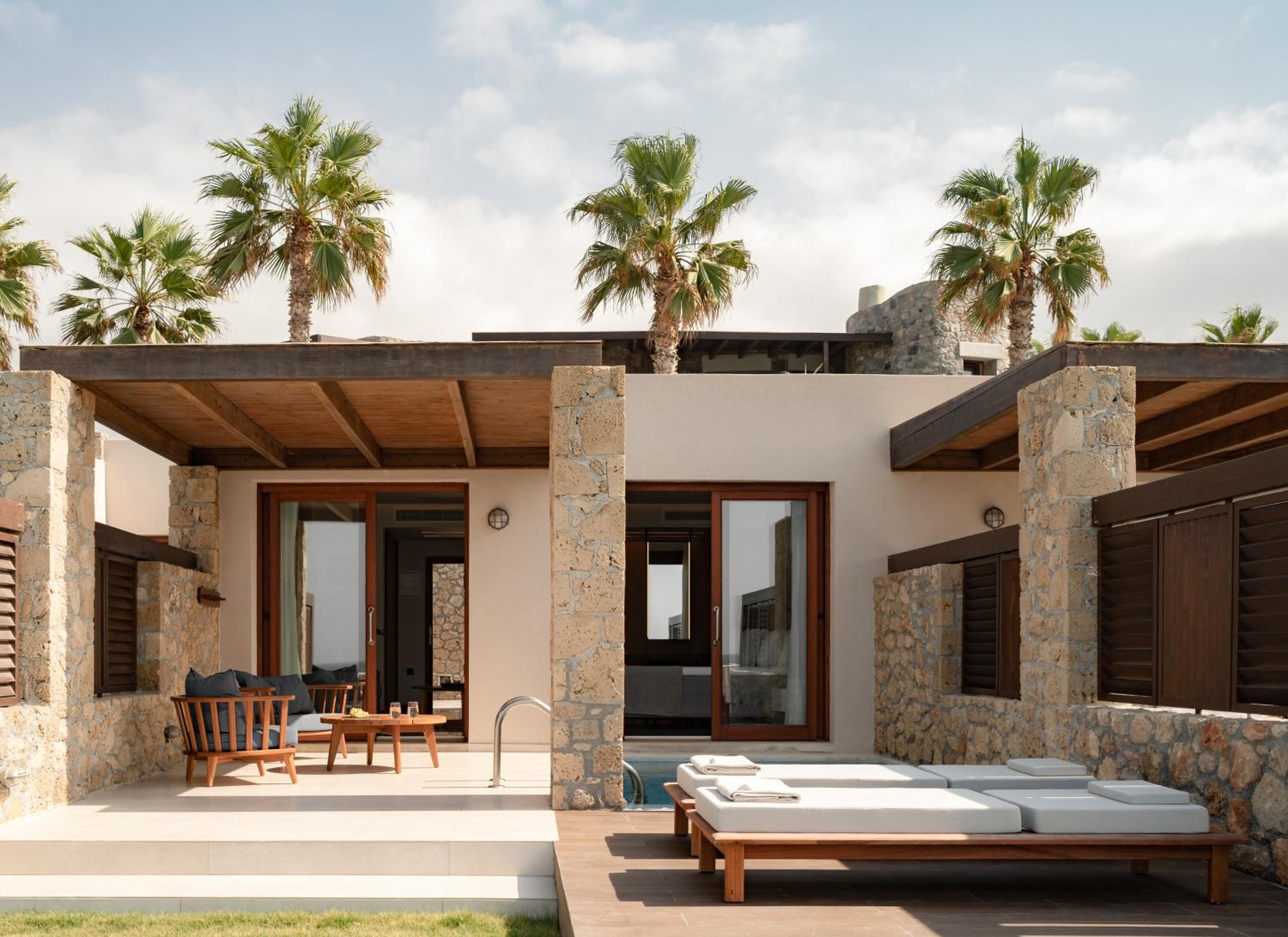 Luxury Suite Sea Front with Private Pool