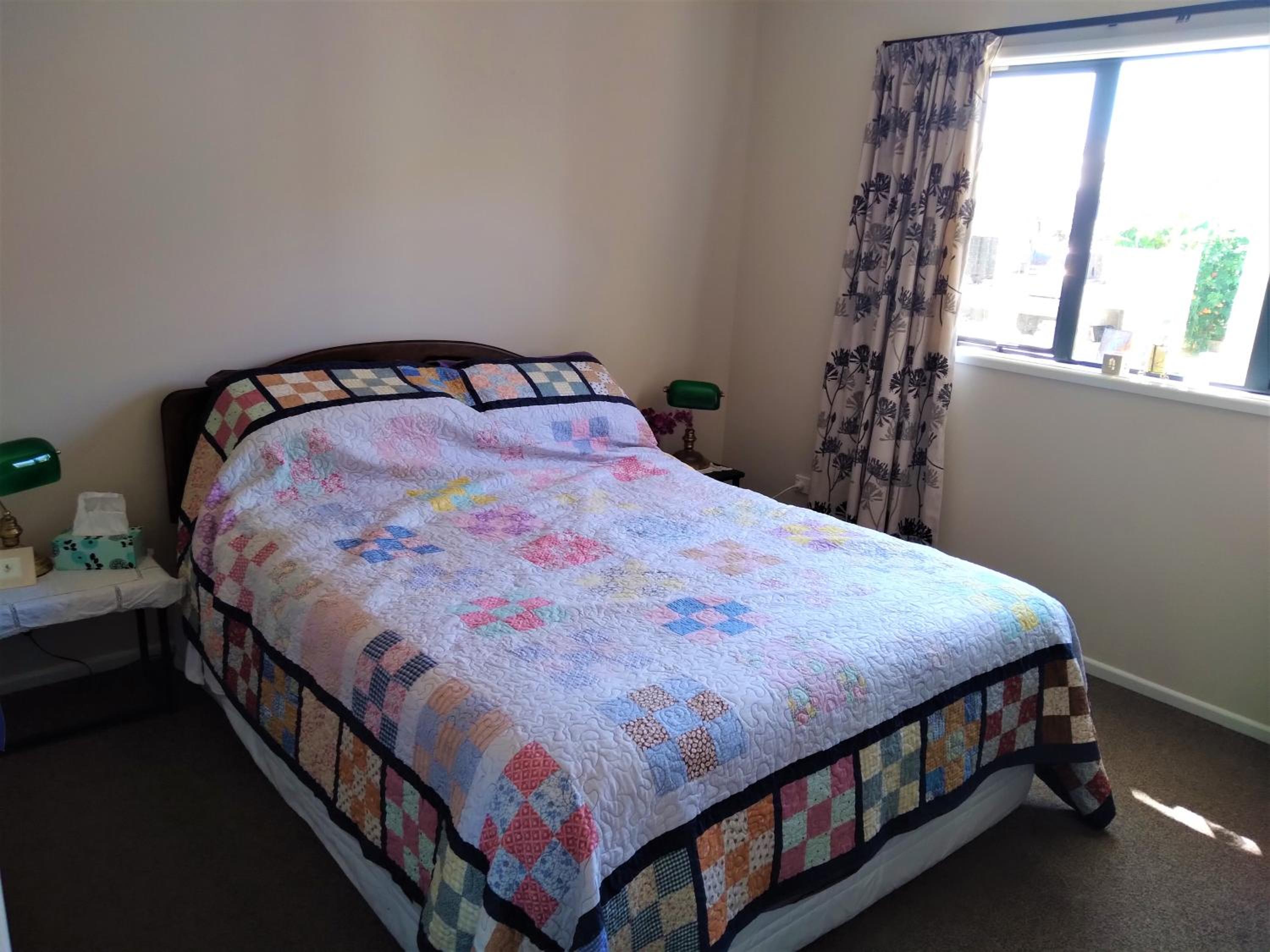 Queen Room photo 1