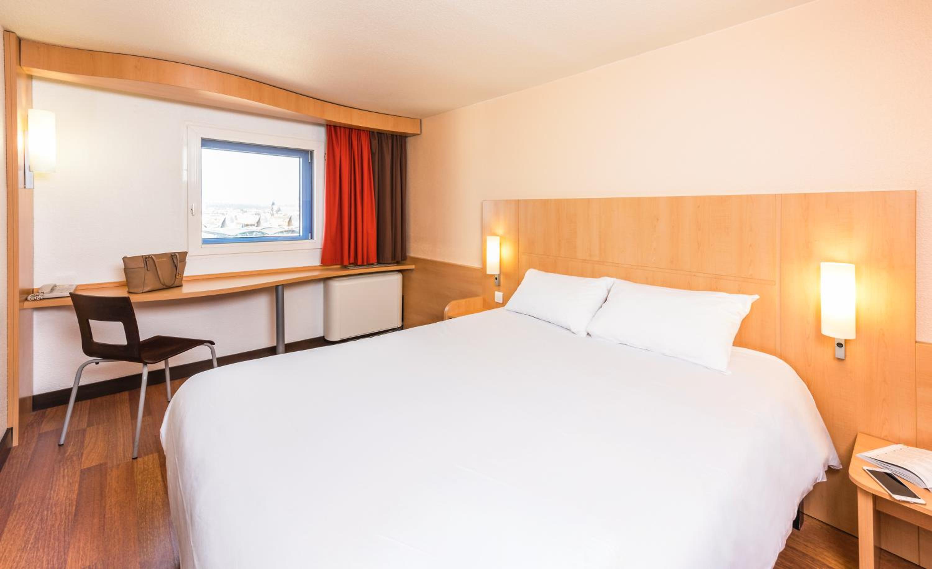 Standard Double Room - Photo 3
