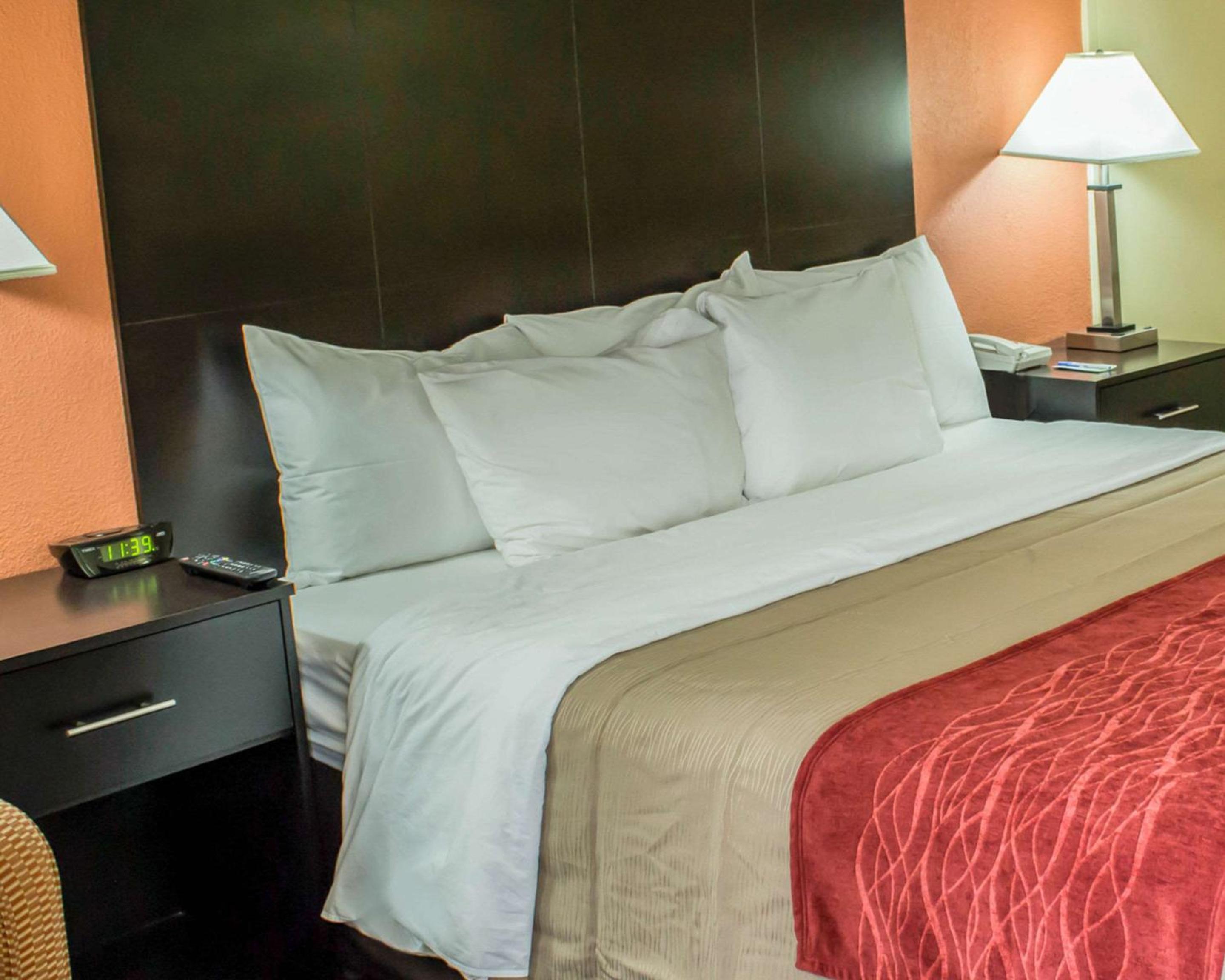 King Room - Accessible/Non-Smoking - Photo 1