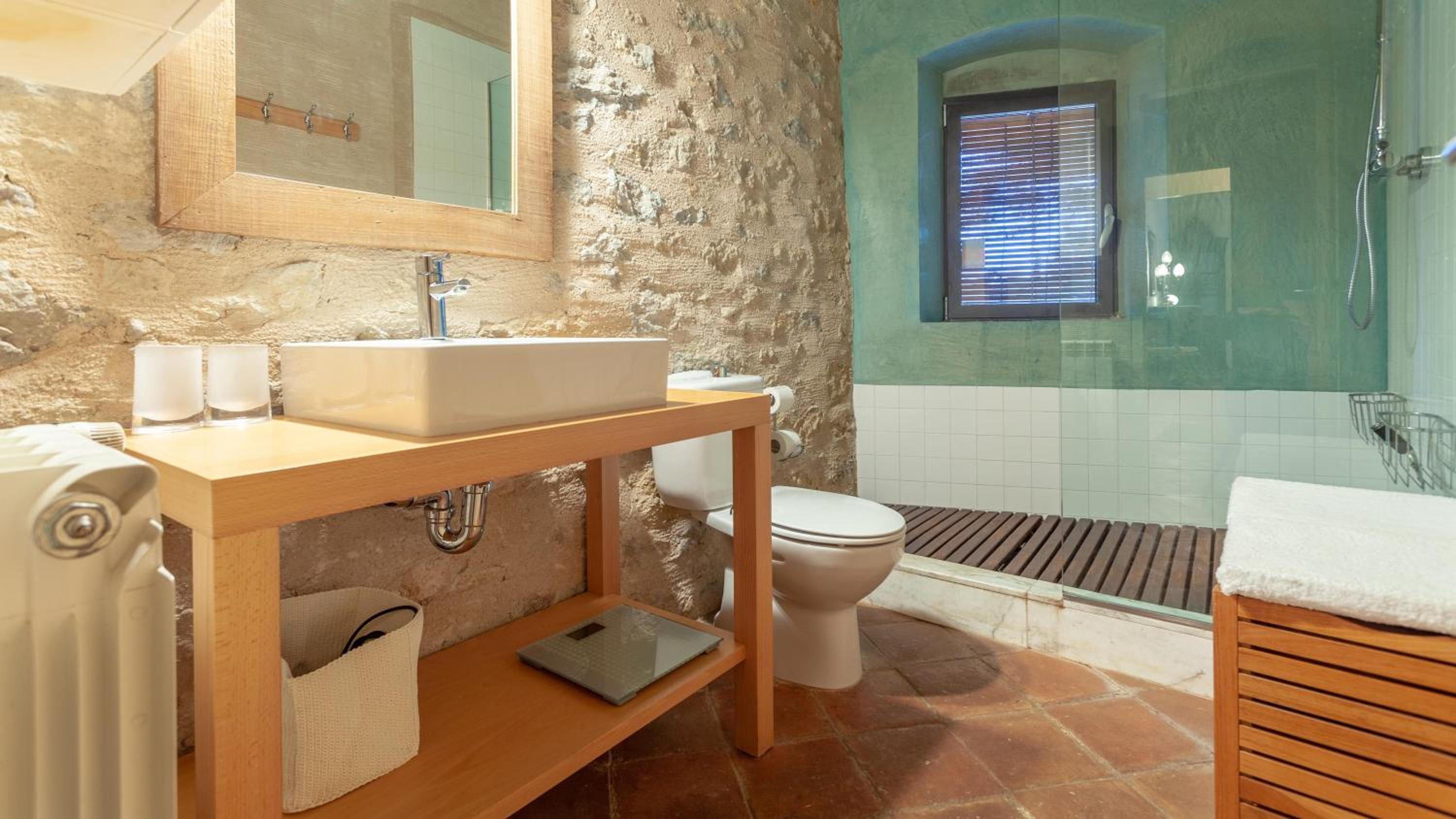 Seven-Bedroom House photo 2