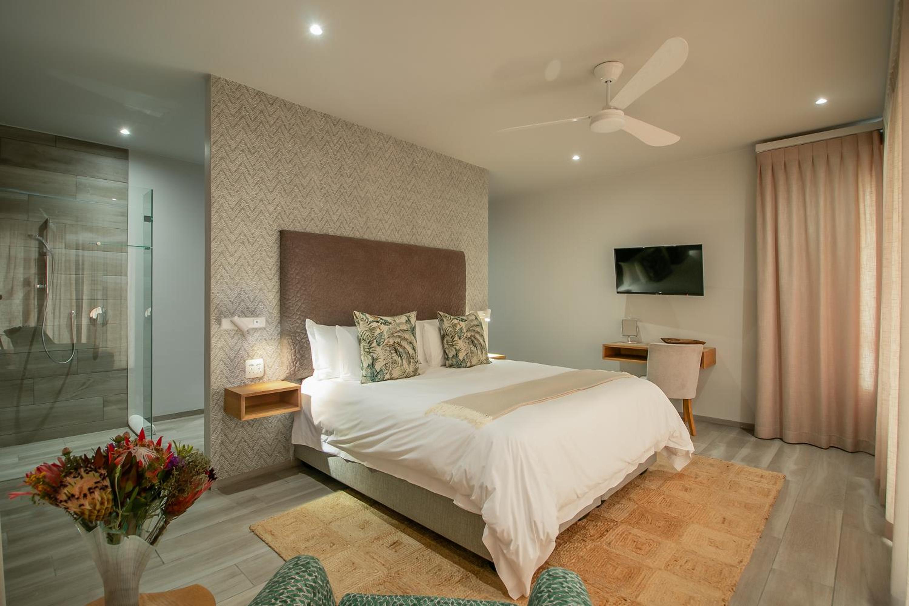 Deluxe Double Room with Sea View - Photo 6