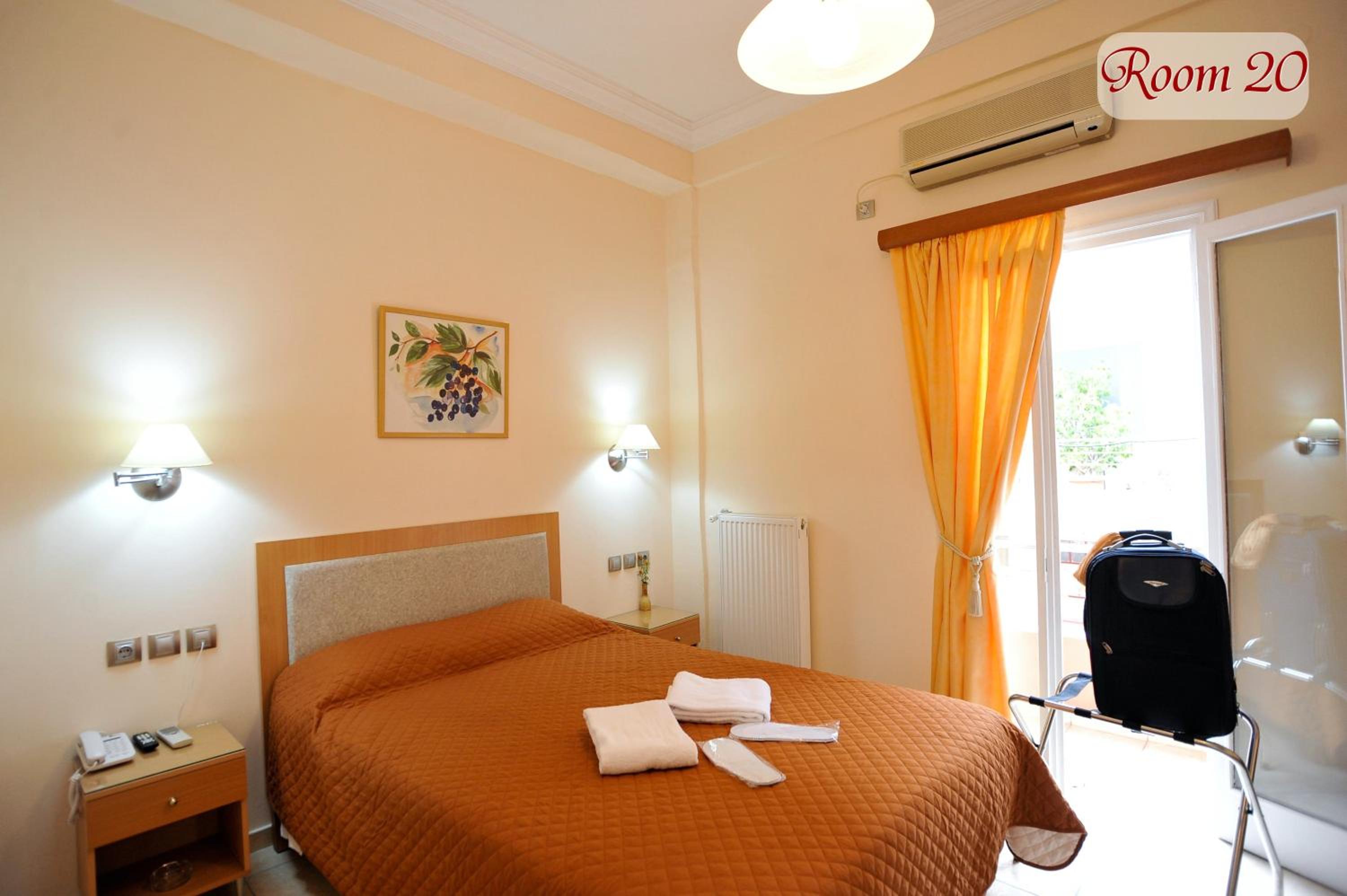 Double or Twin Room photo 3
