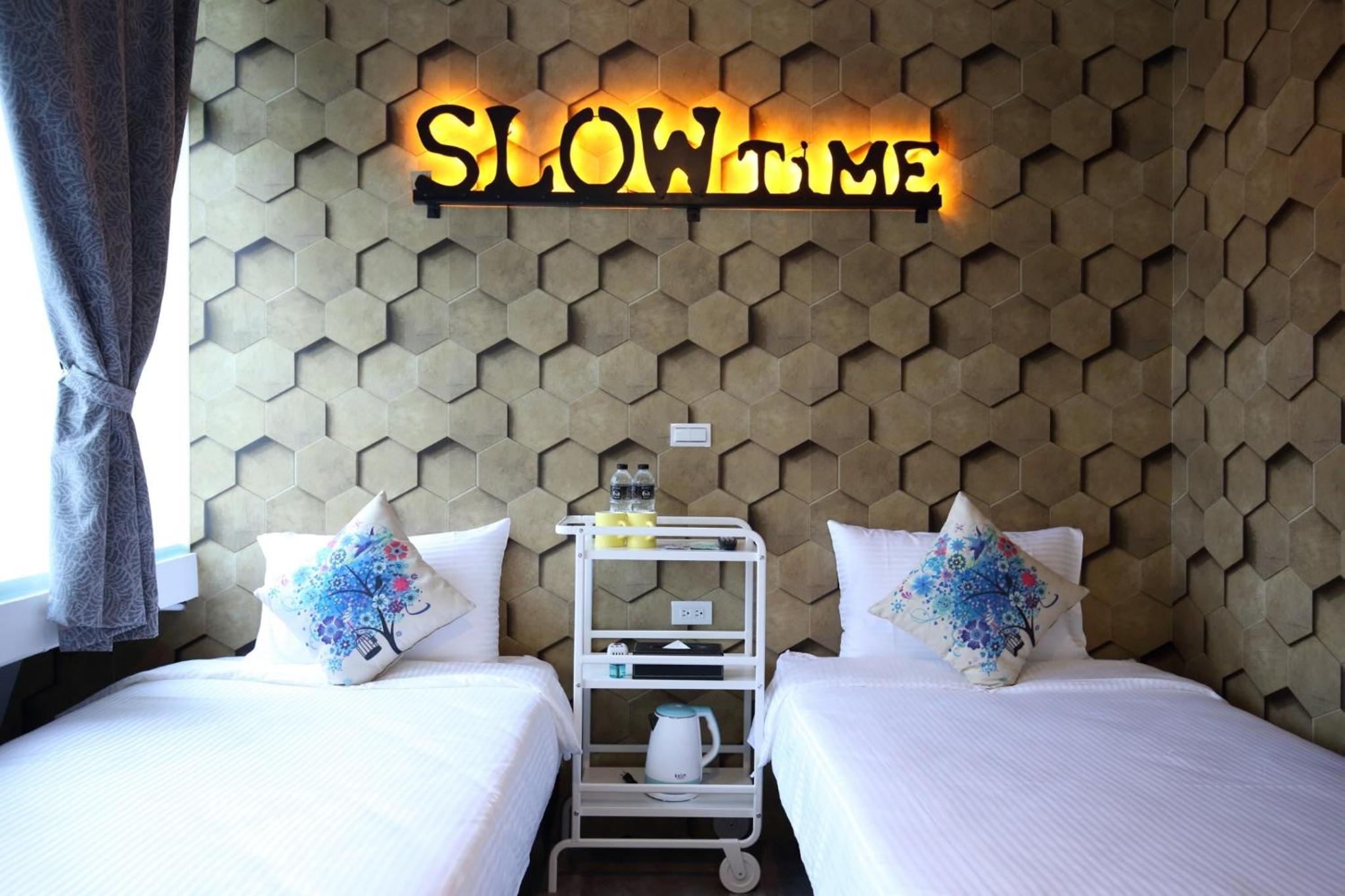 Standard Twin Room - Photo 1