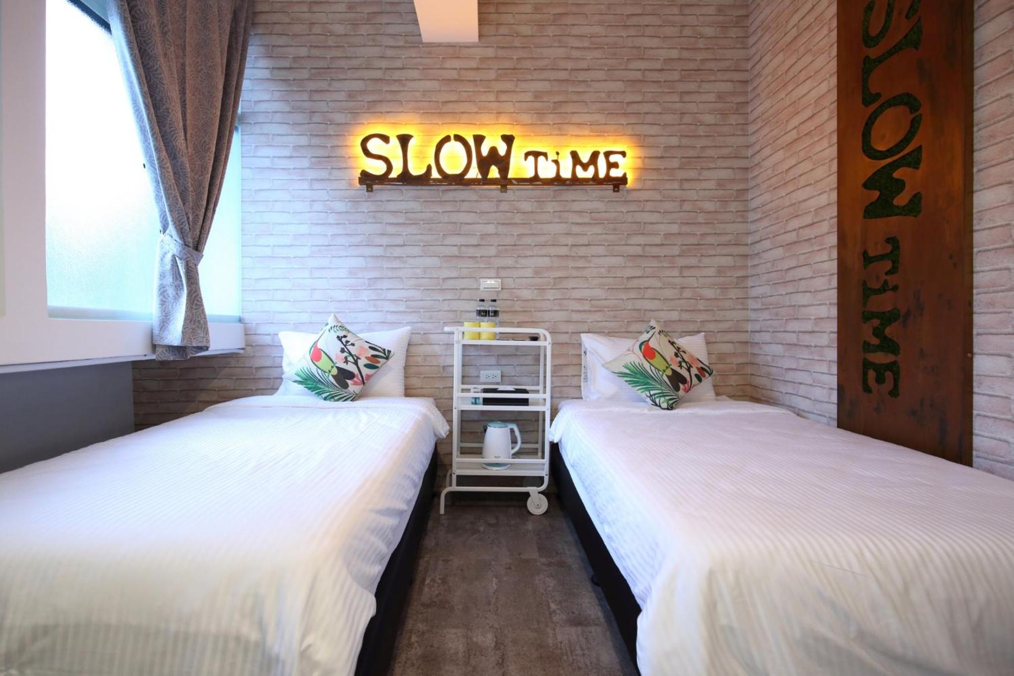 Standard Twin Room - Photo 7