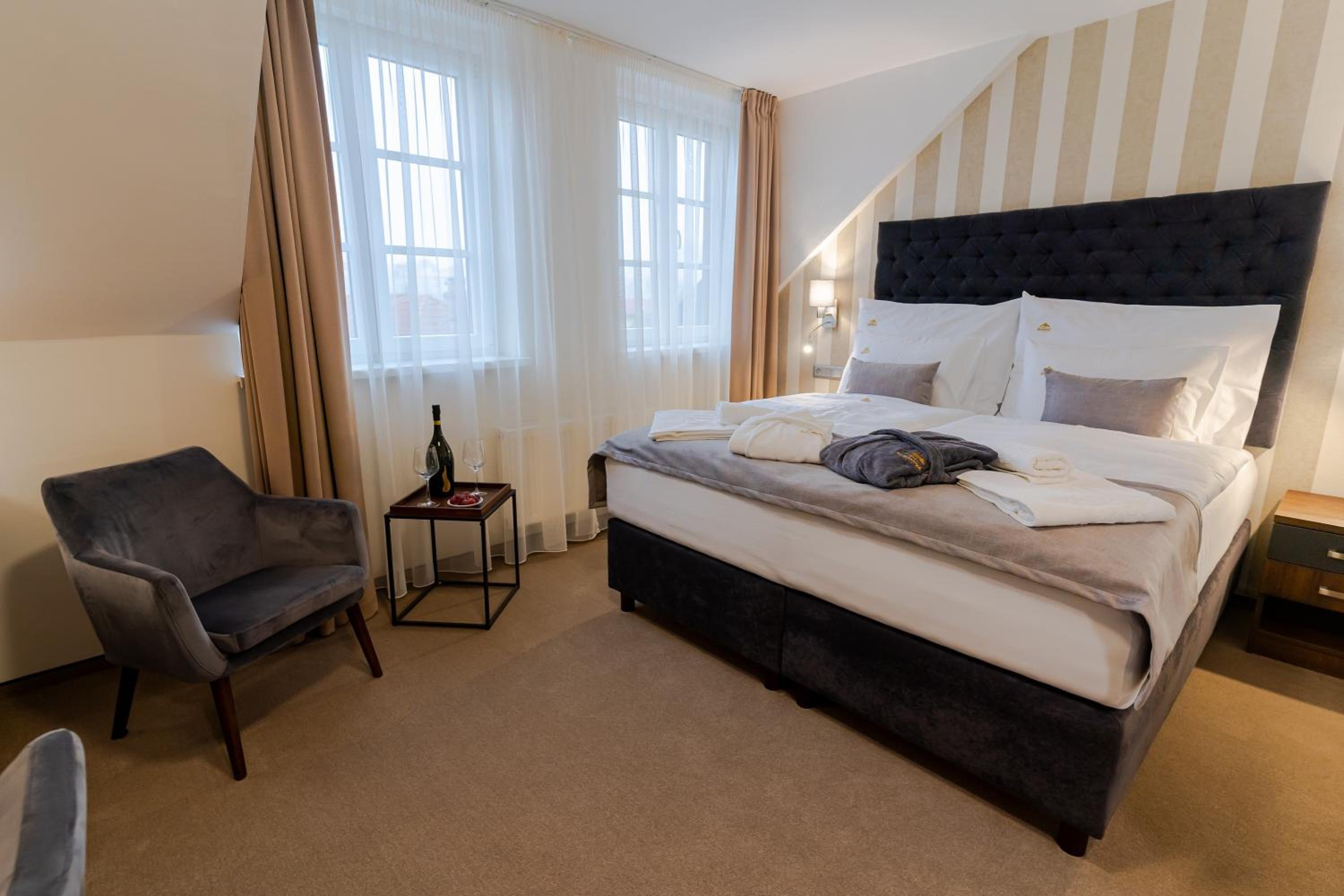 Superior Double or Twin Room - Photo 4