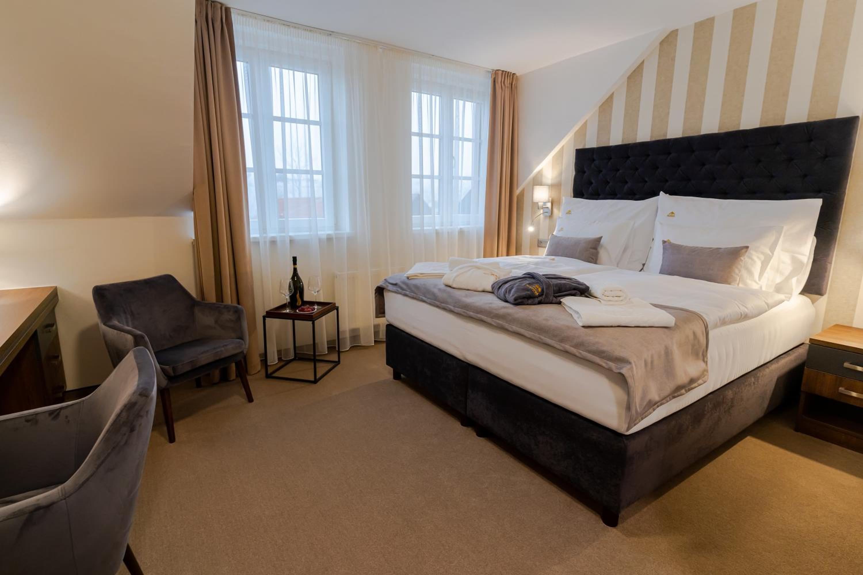 Superior Double or Twin Room - Photo 5
