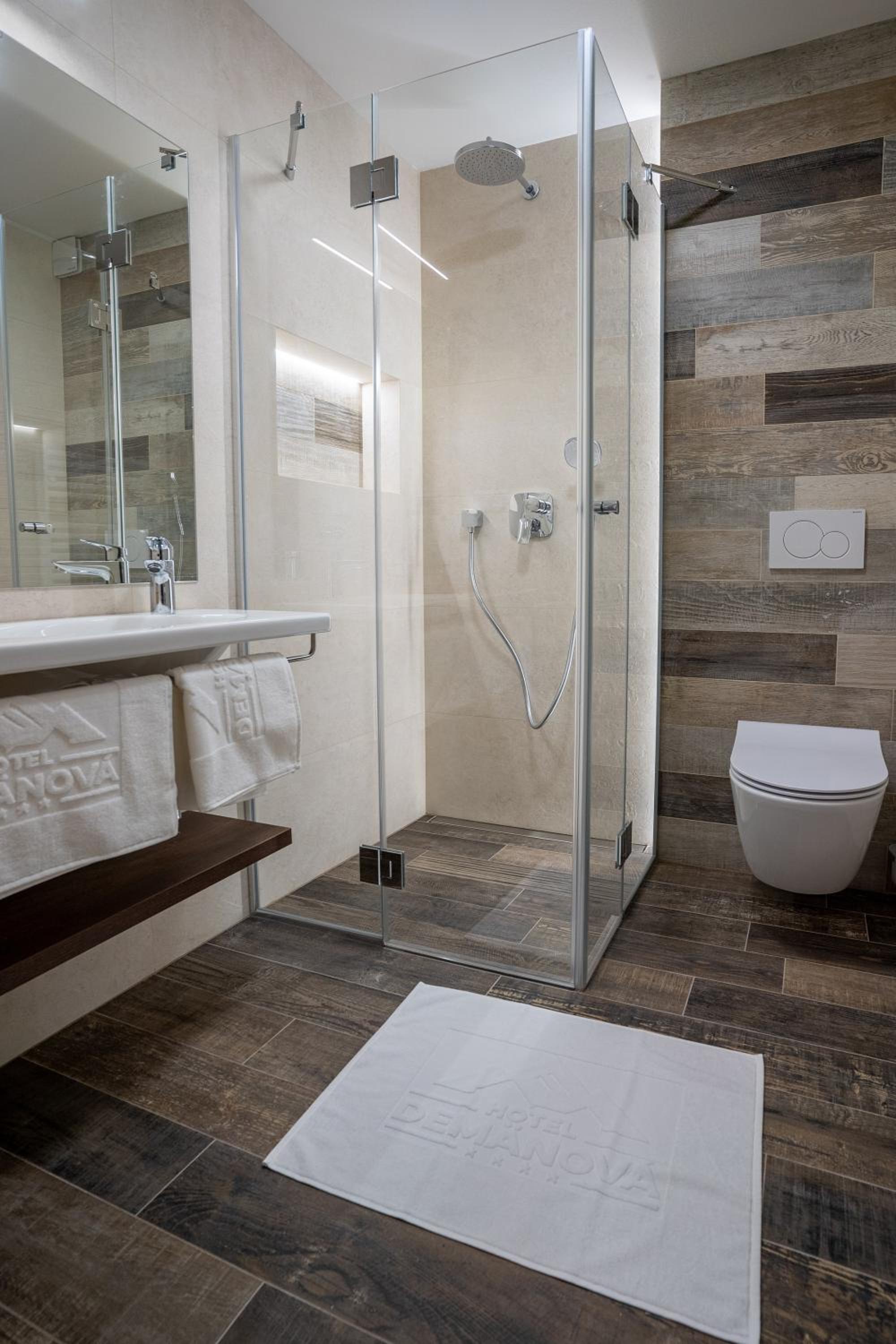 Double or Twin Room with Shower - Photo 4