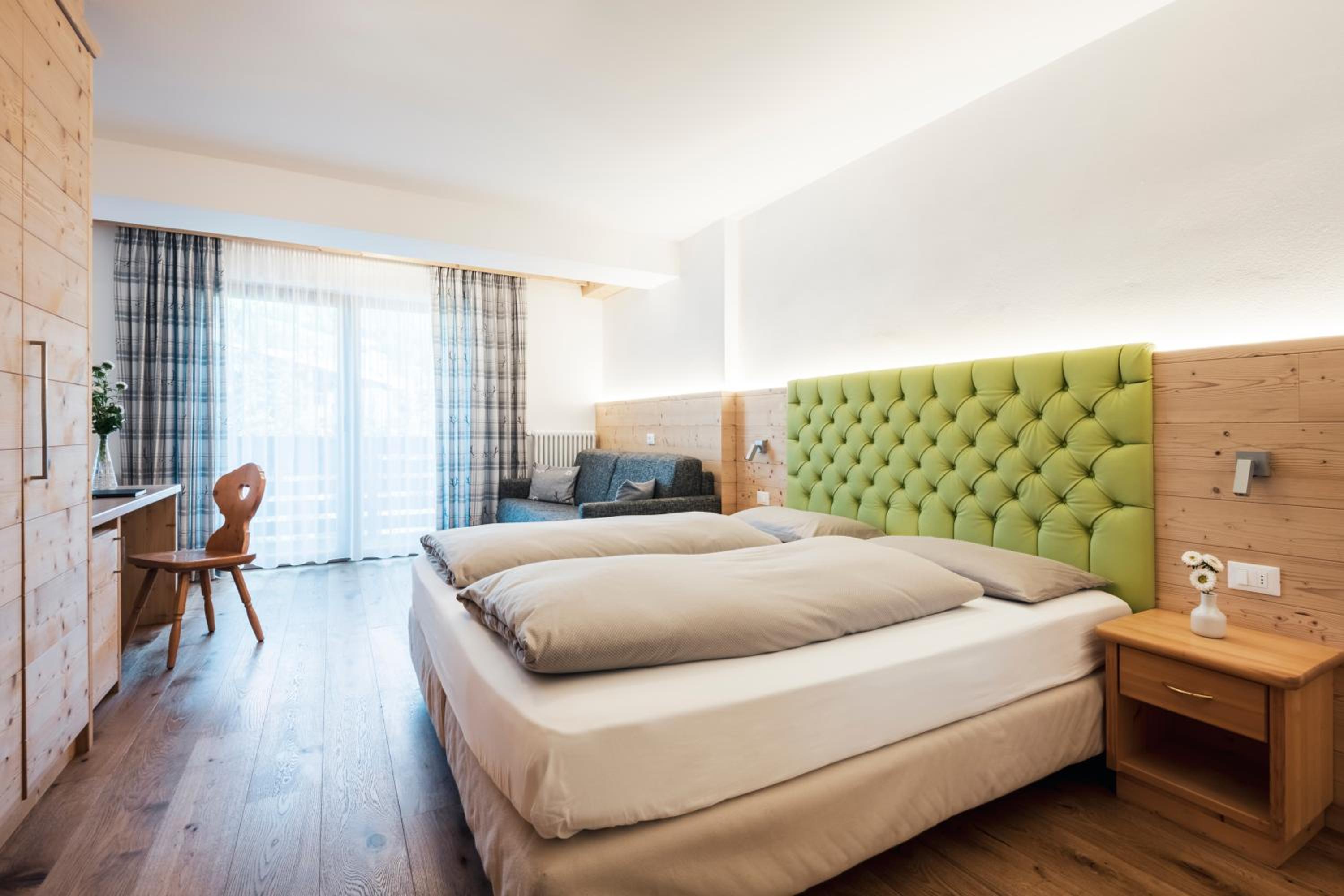 Deluxe Double or Twin Room with Balcony - Photo 12