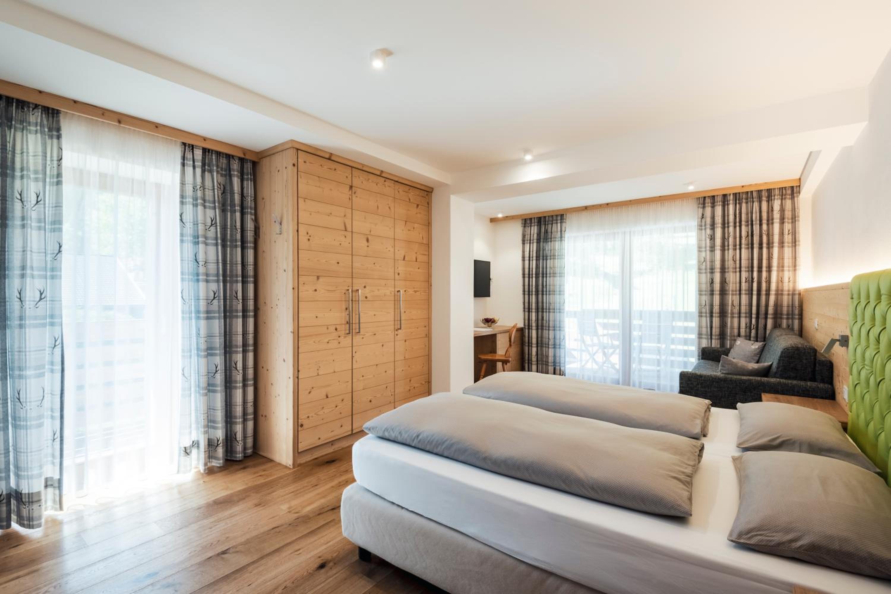 Deluxe Double or Twin Room with Balcony - Photo 13