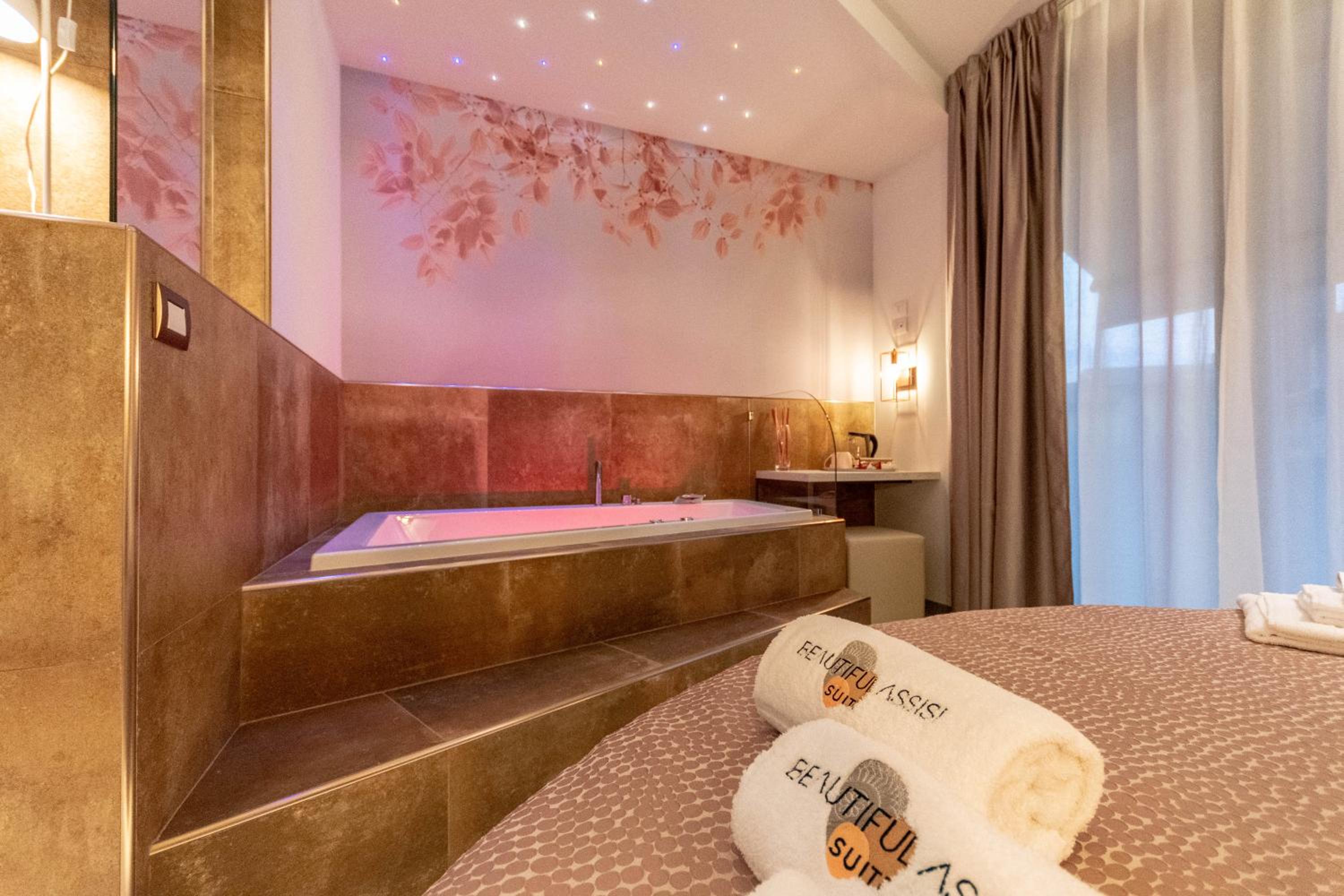 Deluxe Room - Photo 6