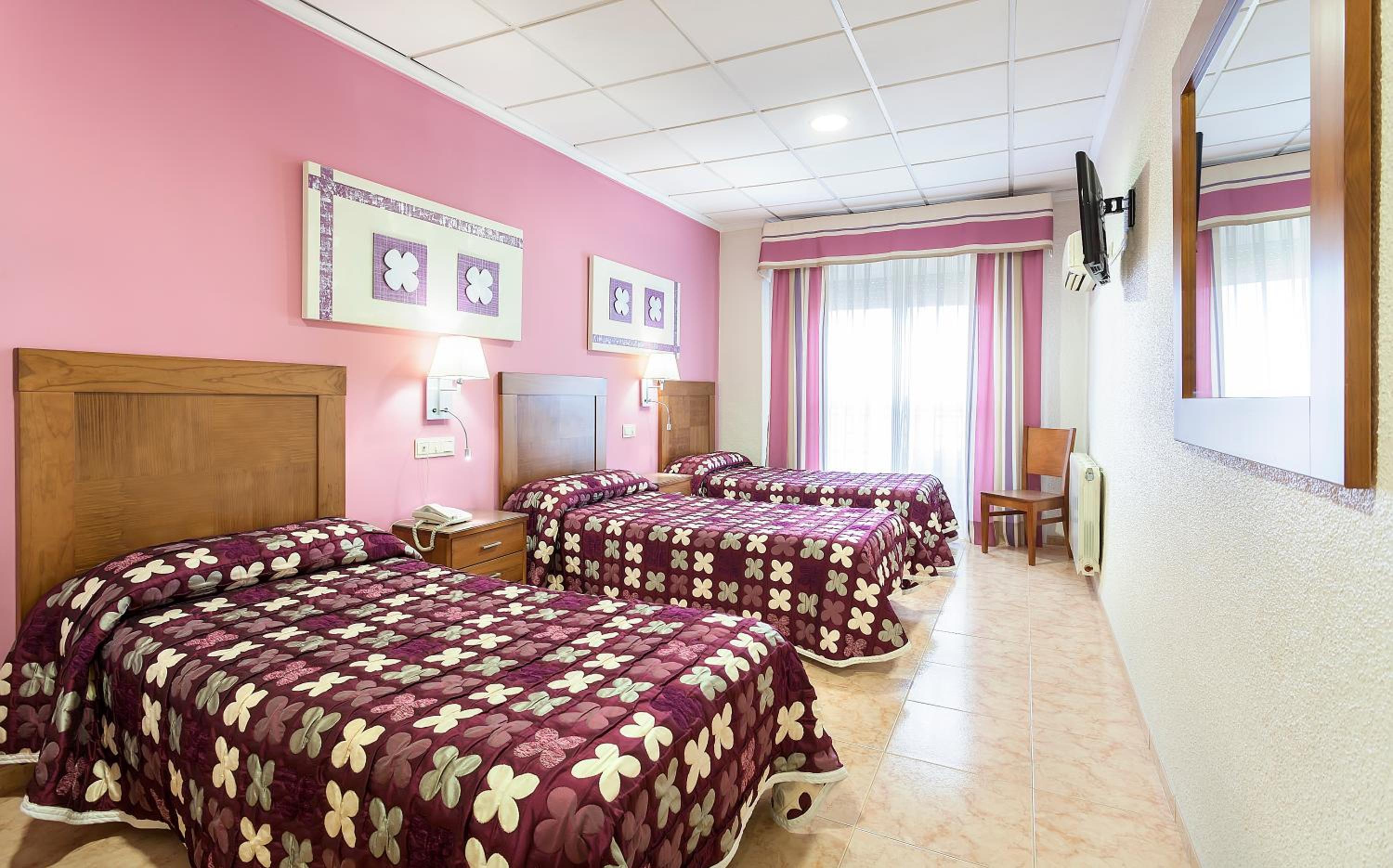 Triple Room - Photo 2