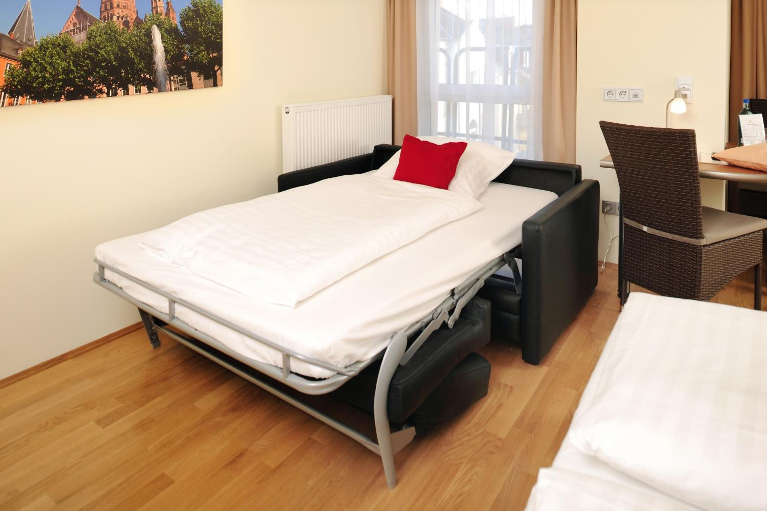 Studio (3 Adults) - Photo 1