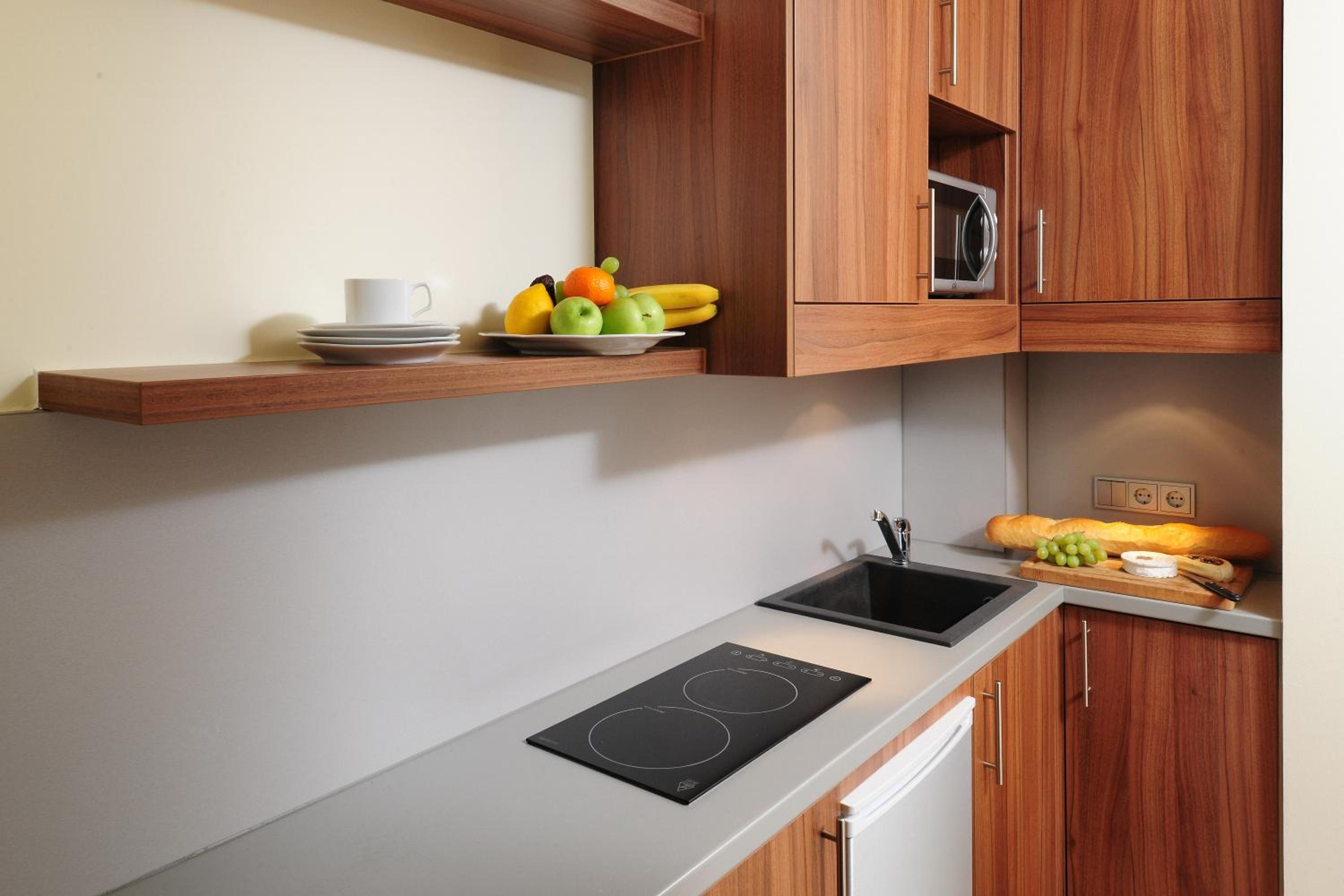 Studio (2 Adults) - Photo 7