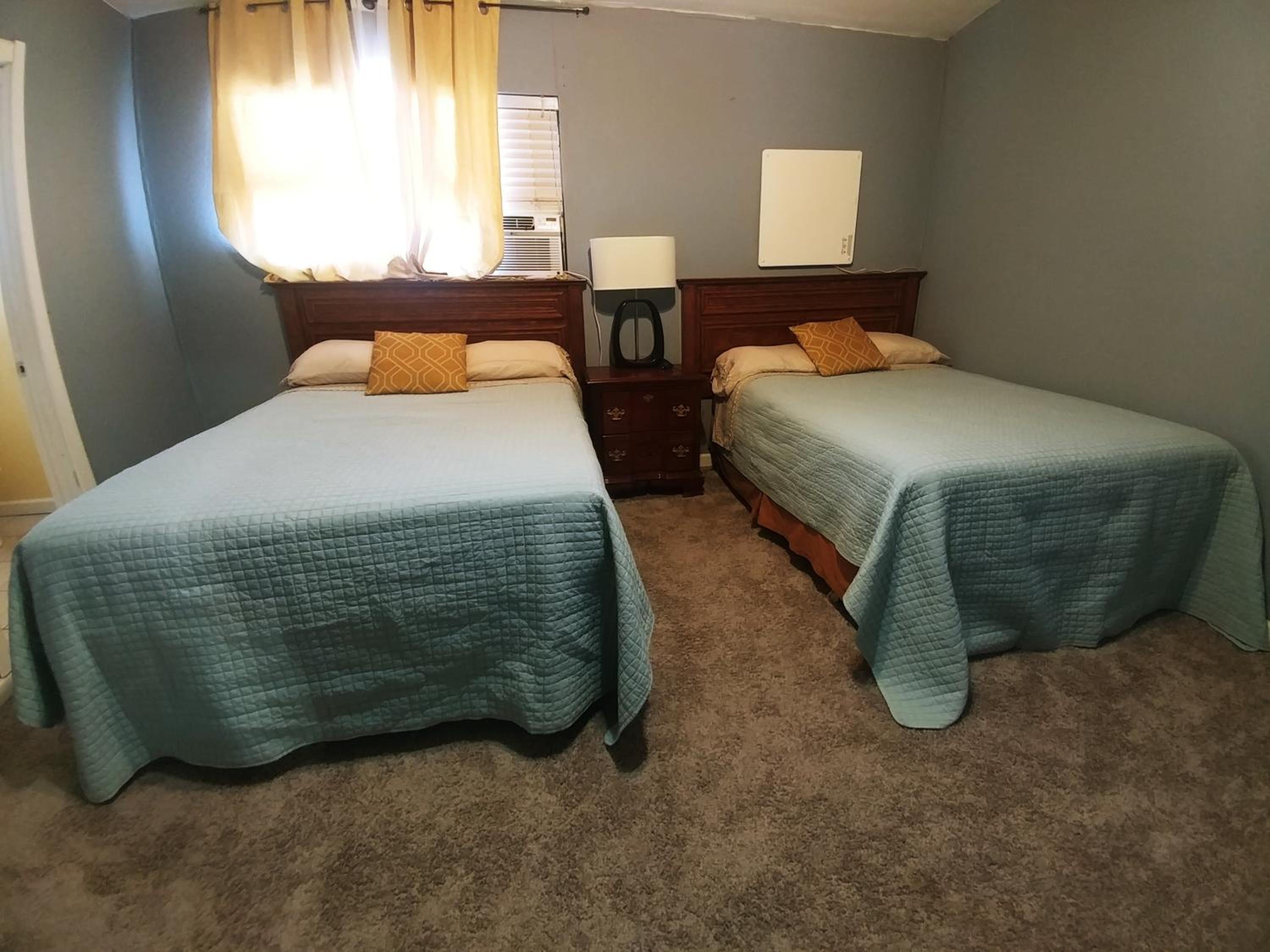 One-Bedroom House - Photo 8