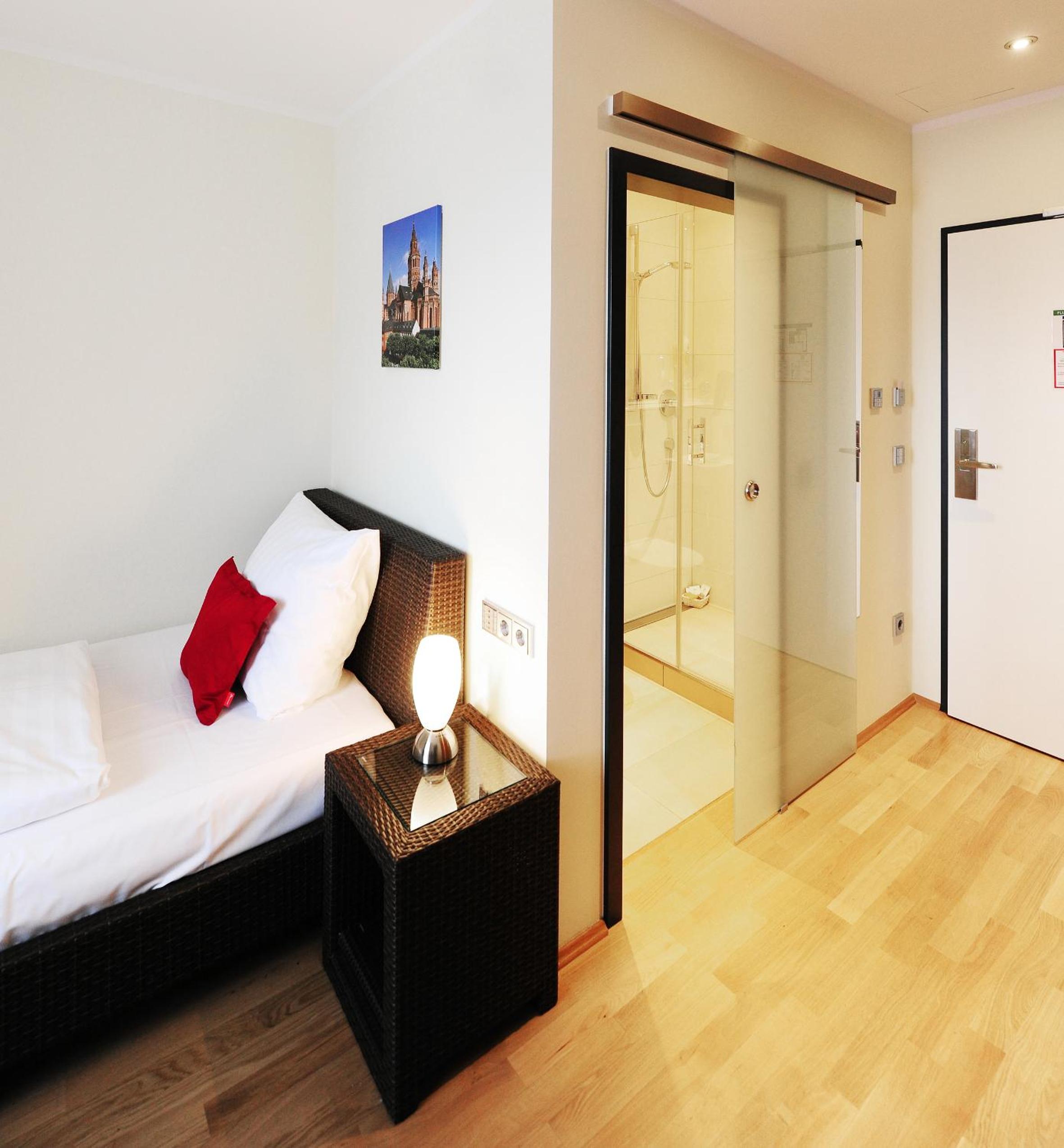 Studio (1 Adult)